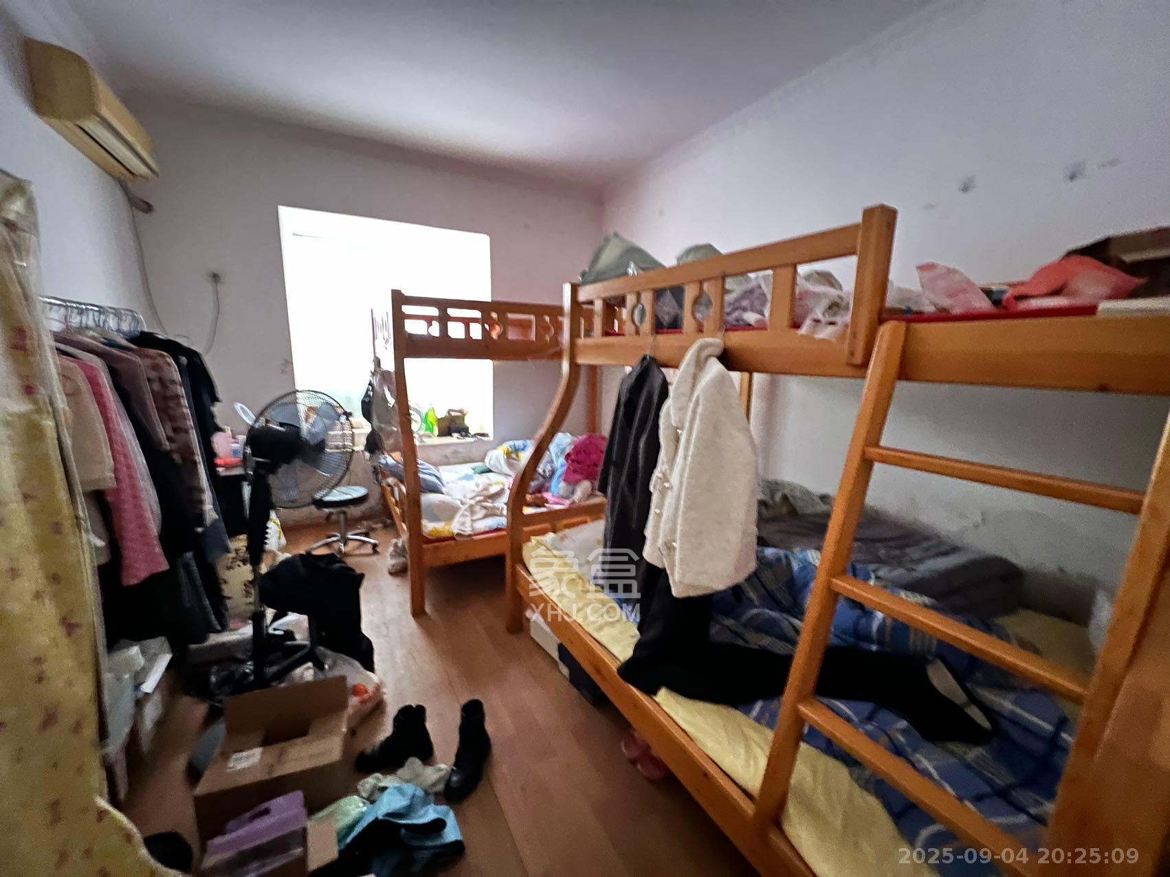 上河国际C区 3室2厅2卫 2400.0元/月 上河国际C区 3室2厅2卫 2400.0元/月室内图