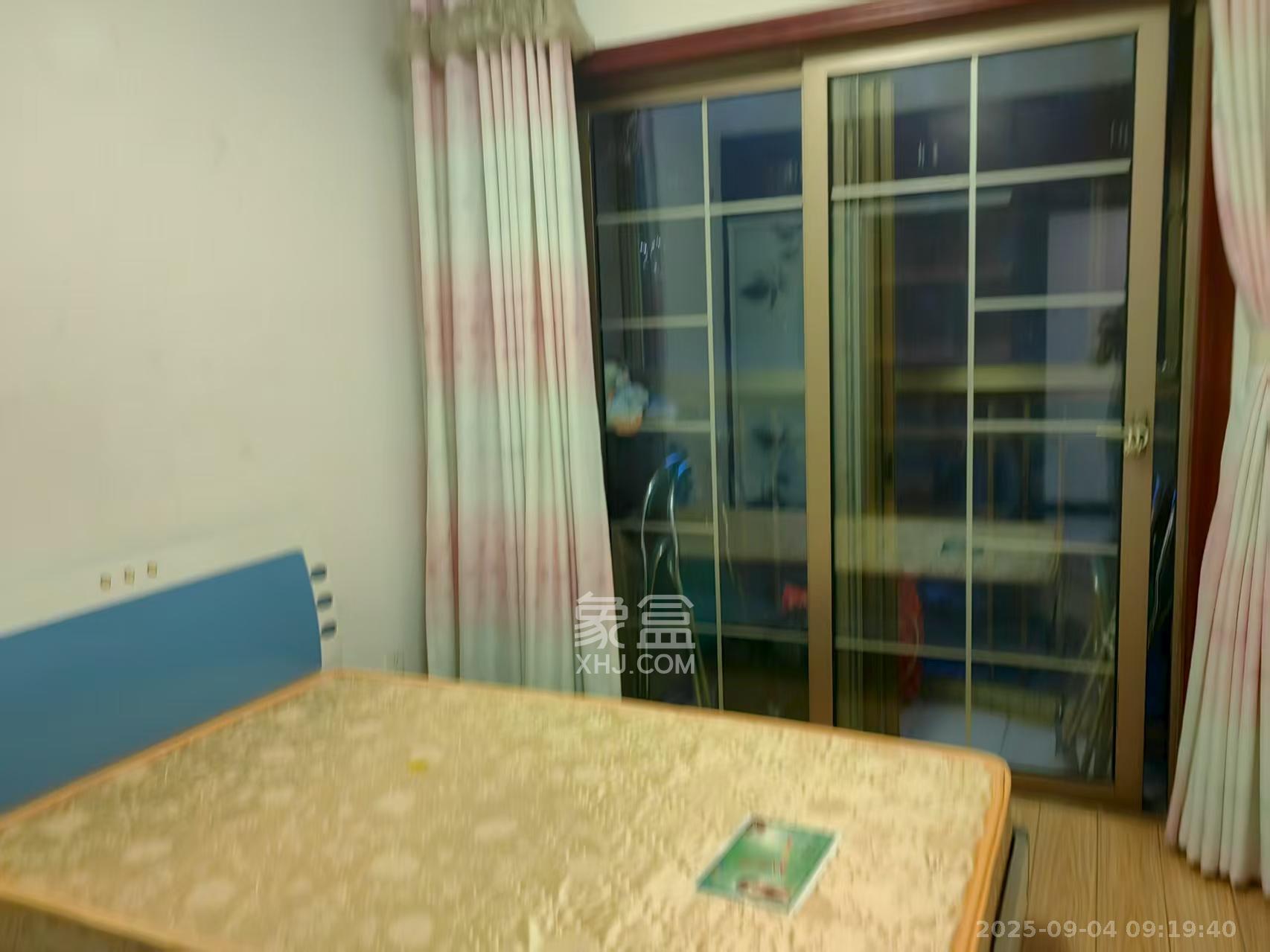 长沙玫瑰园  3室2厅2卫    2200.0元/月室内图