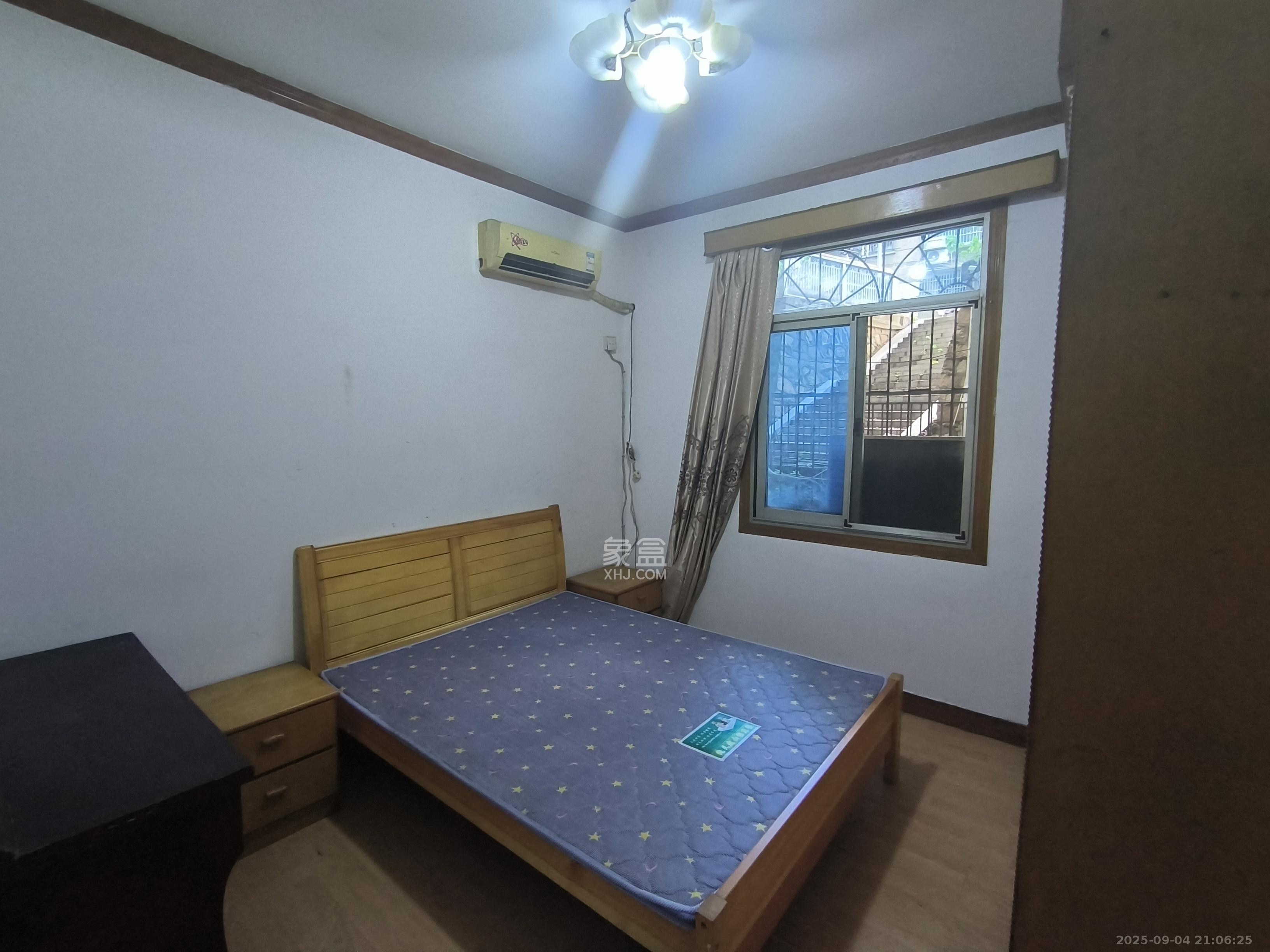 望岳村  1室0厅0卫   1300.00元/月室内图
