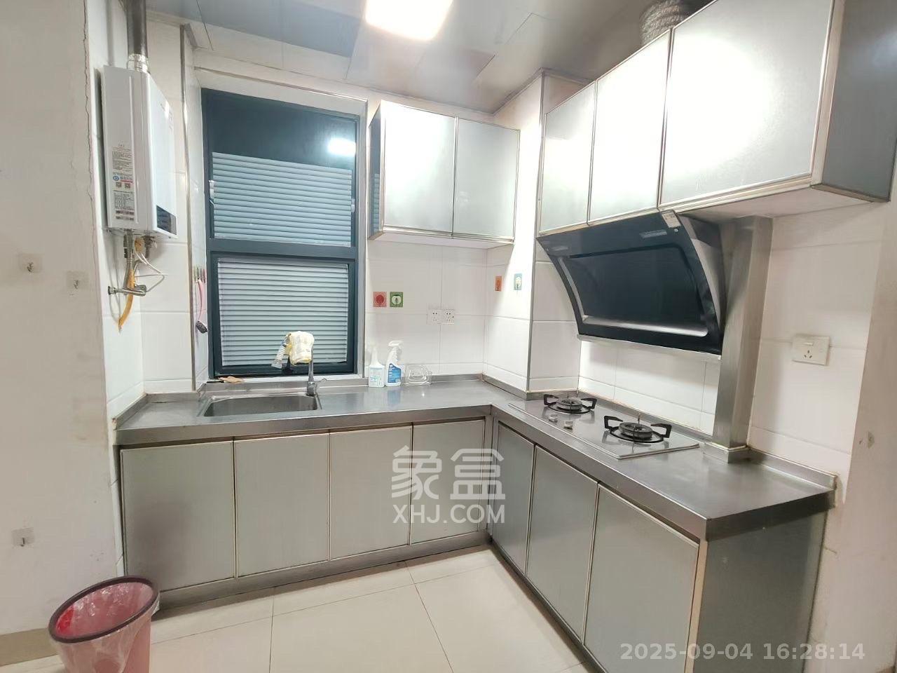 融圣国际 2室1厅1卫 2200.0元/月 融圣国际 2室1厅1卫 2200.0元/月室内图