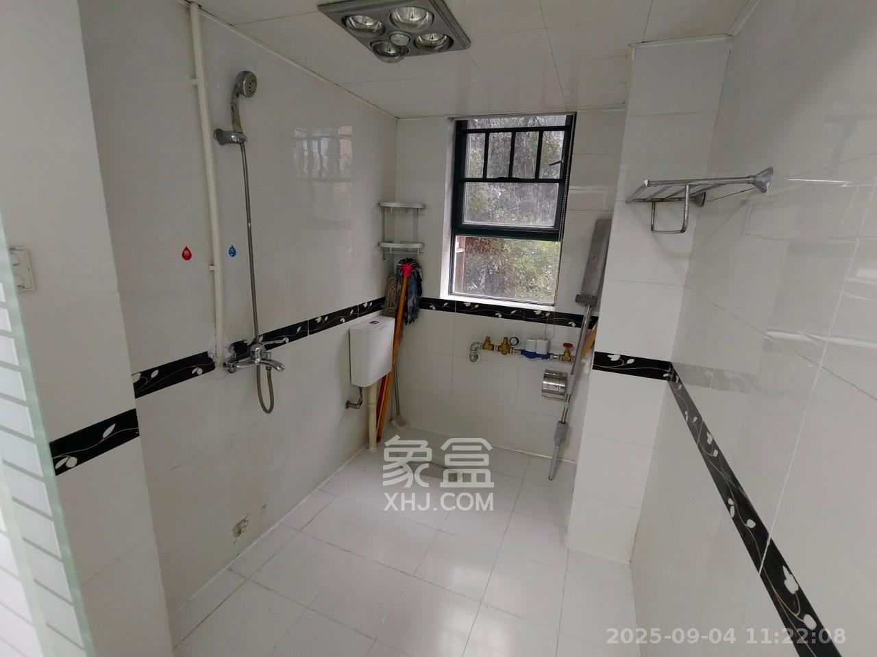 金色山庄  3室2厅2卫    3200.0元/月 金色山庄  3室2厅2卫    3200.0元/月室内图