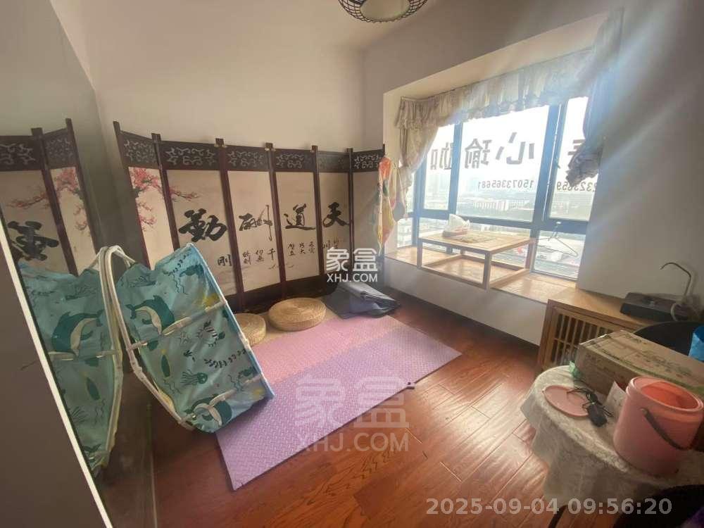 华晨御园 3室2厅2卫 2000.0元/月 华晨御园 3室2厅2卫 2000.0元/月室内图