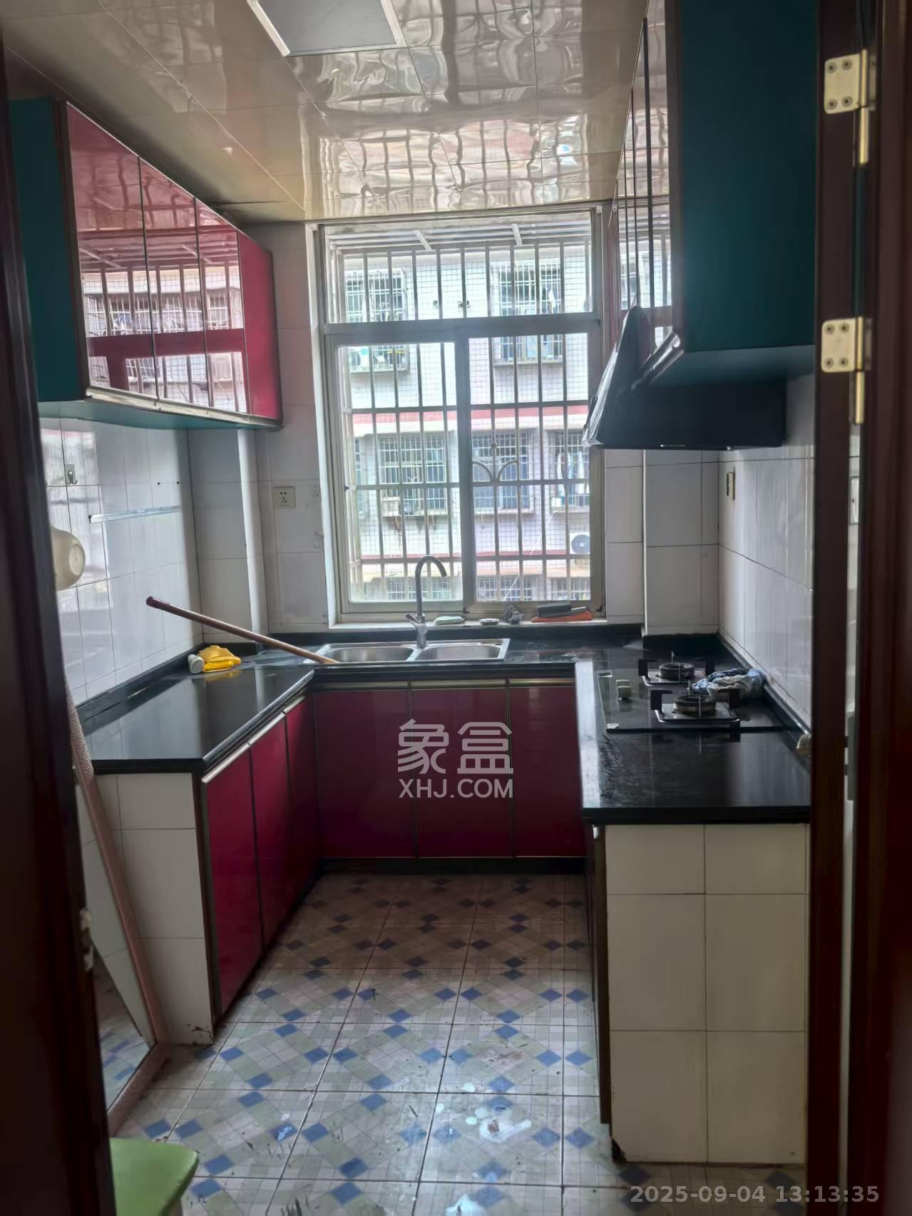 自然安置小区 2室2厅1卫 1600.0元/月 自然安置小区 2室2厅1卫 1600.0元/月室内图