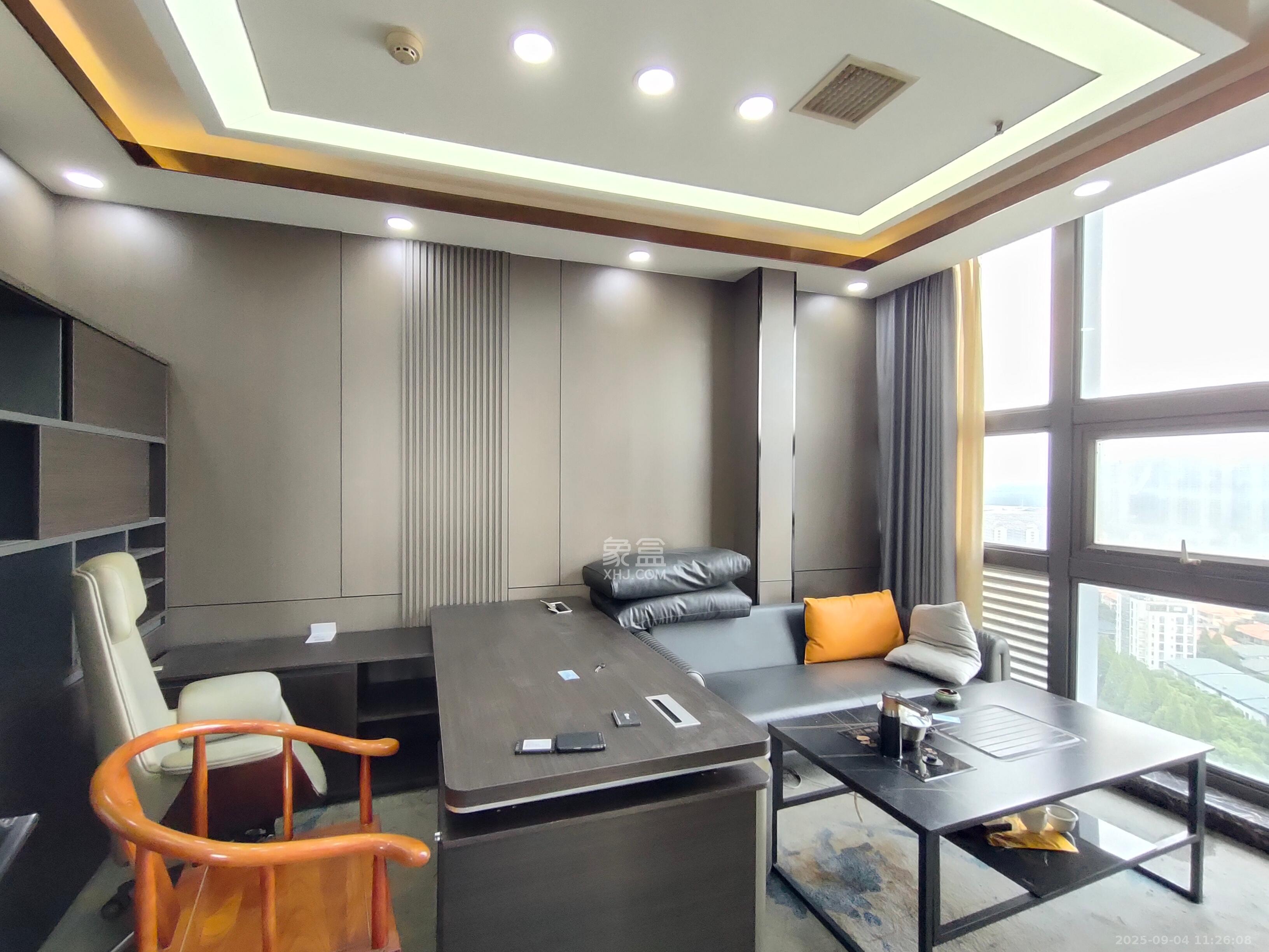 年华世嘉酒店(原:延年世嘉酒店)  4室1厅2卫    13000.0元/月 年华世嘉酒店(原:延年世嘉酒店)  4室1厅2卫    13000.0元/月户型图