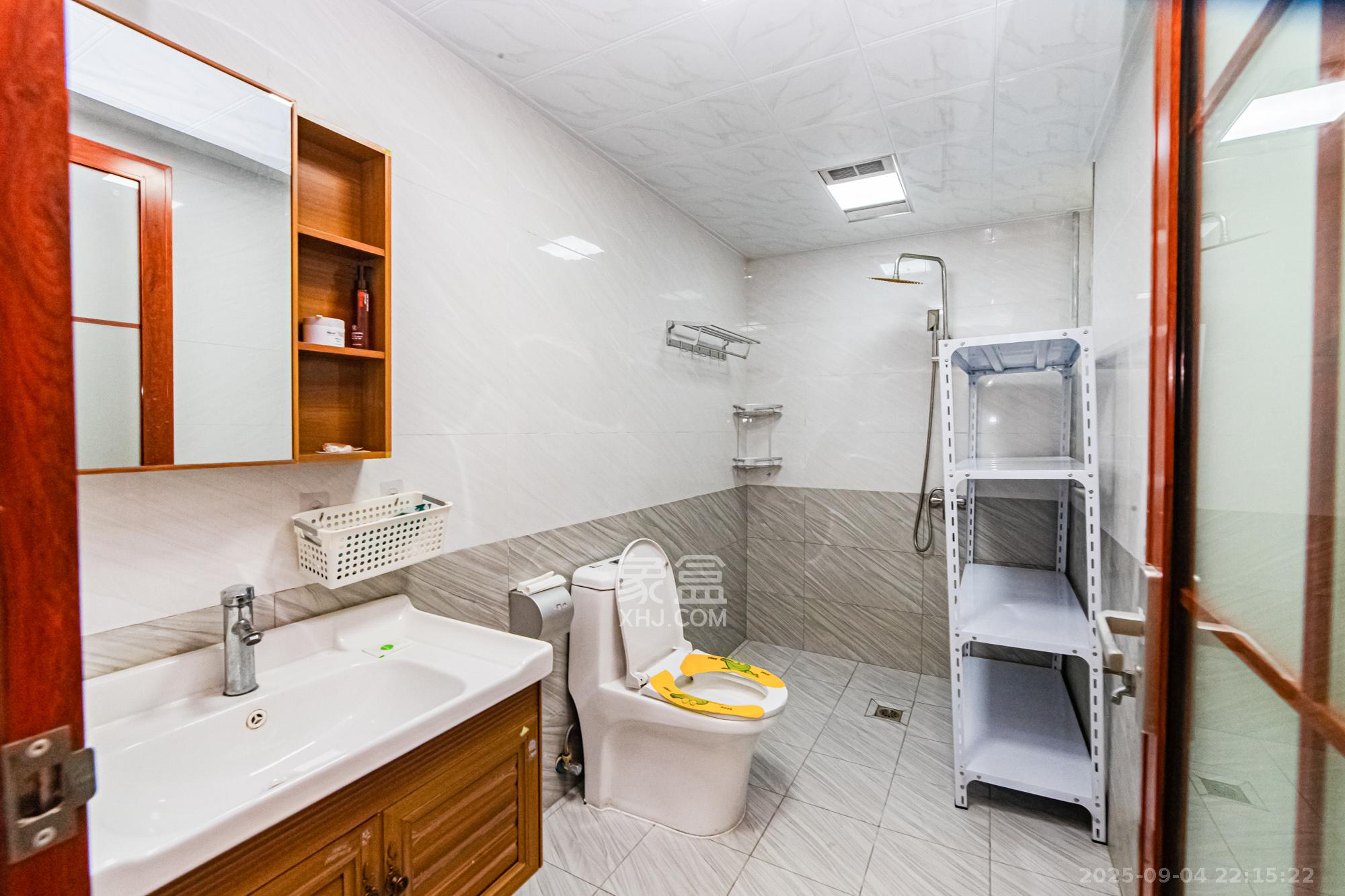 北辰三角洲C3区 3室2厅2卫 193.0万 北辰三角洲C3区 3室2厅2卫 193.0万卫生间