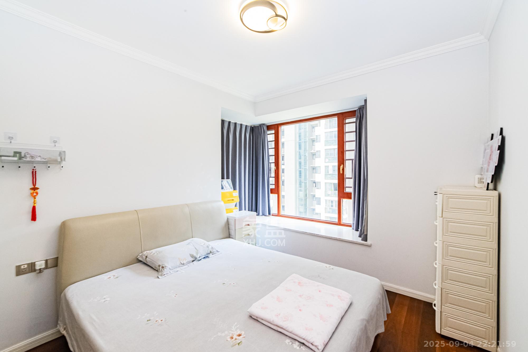 湘江世纪城融江苑 3室2厅2卫 130.0万 湘江世纪城融江苑 3室2厅2卫 130.0万卧室