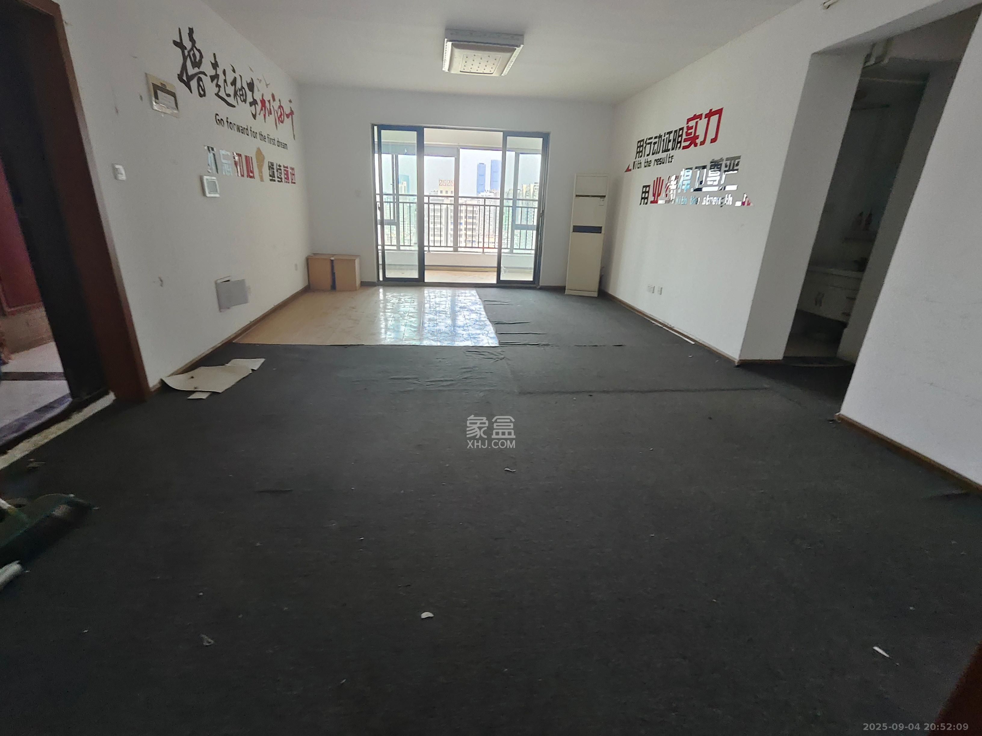 长房天翼未来城  5室1厅2卫    4200.0元/月 长房天翼未来城  5室1厅2卫    4200.0元/月室内图