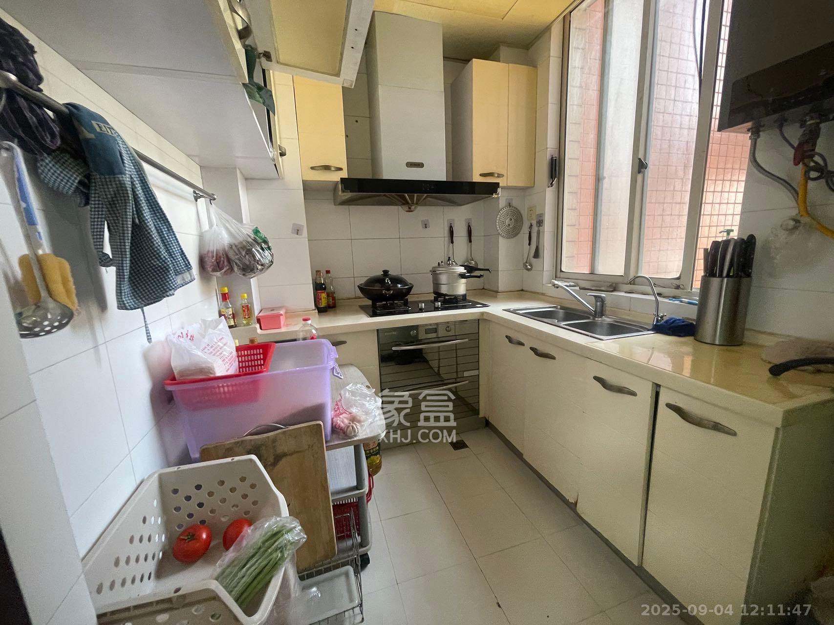 都市春天 3室2厅2卫 2600.0元/月 都市春天 3室2厅2卫 2600.0元/月室内图