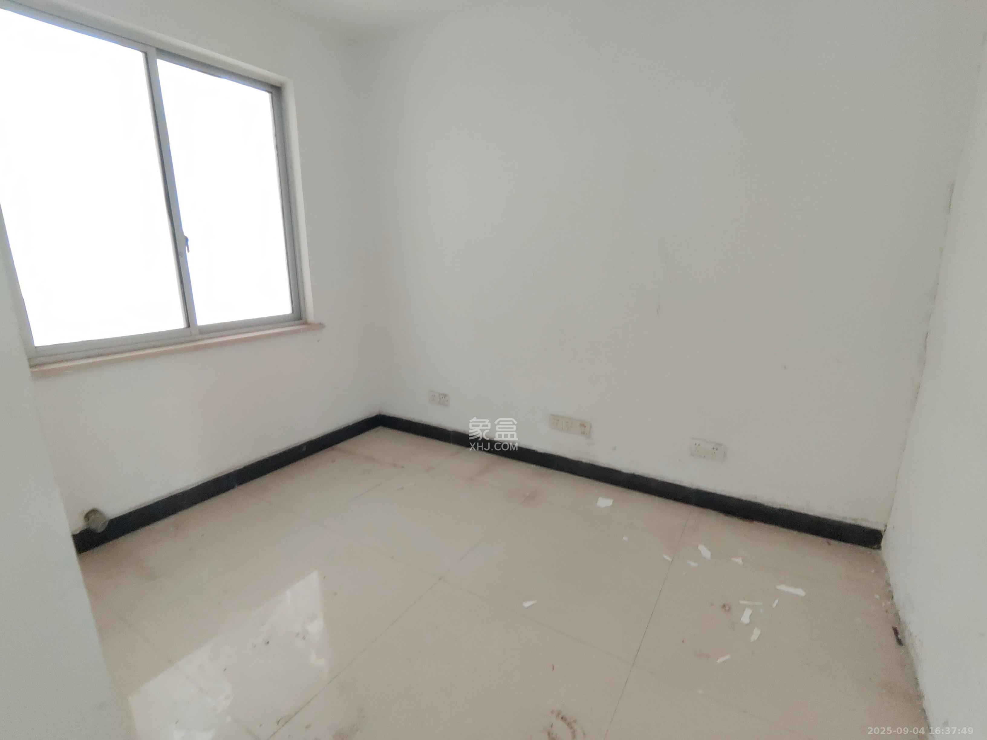 高桥现代商贸城  3室2厅1卫    3800.0元/月 高桥现代商贸城  3室2厅1卫    3800.0元/月室内图