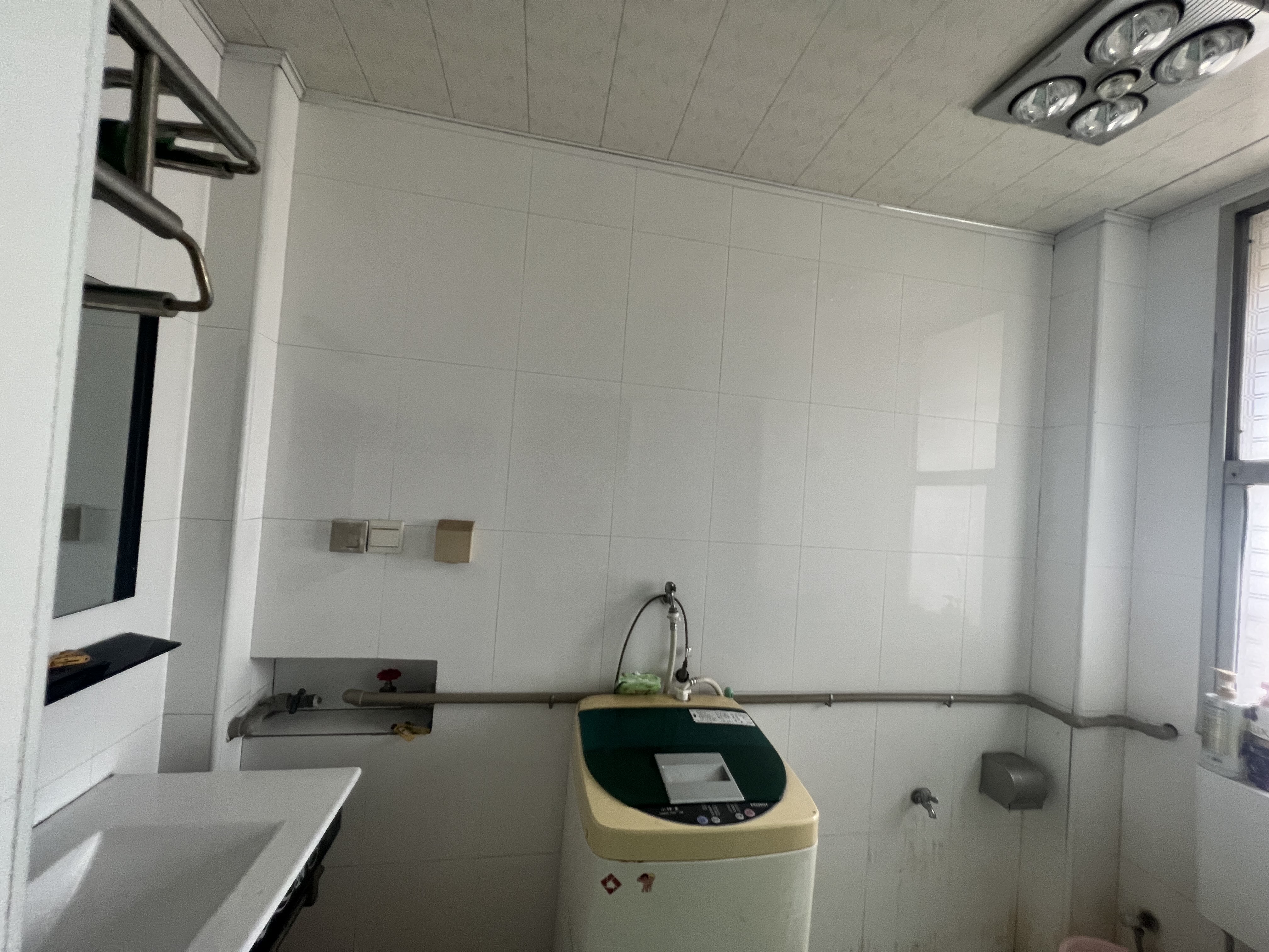 金雁大厦 1室0厅0卫 1100.0元/月 金雁大厦 1室0厅0卫 1100.0元/月室内图