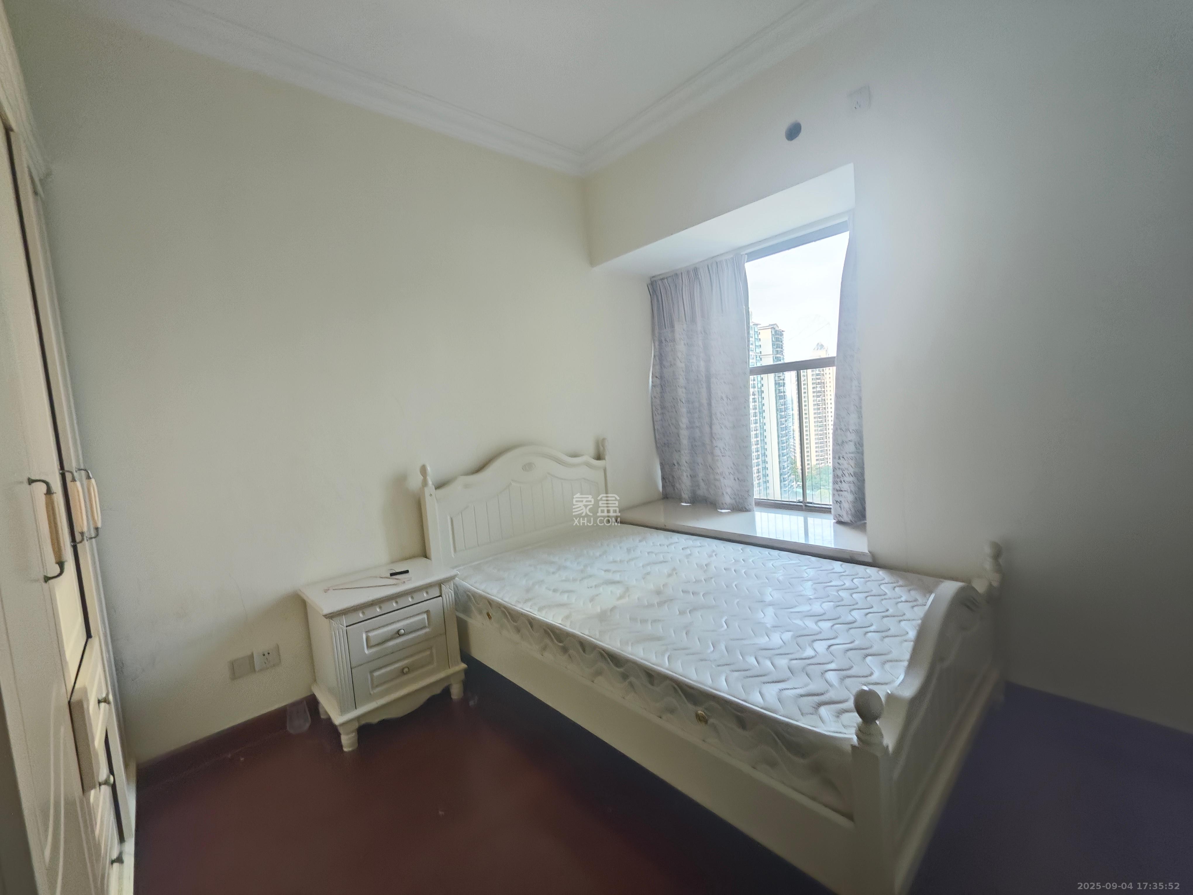 恒大翡翠华庭  3室2厅2卫    2400.0元/月室内图