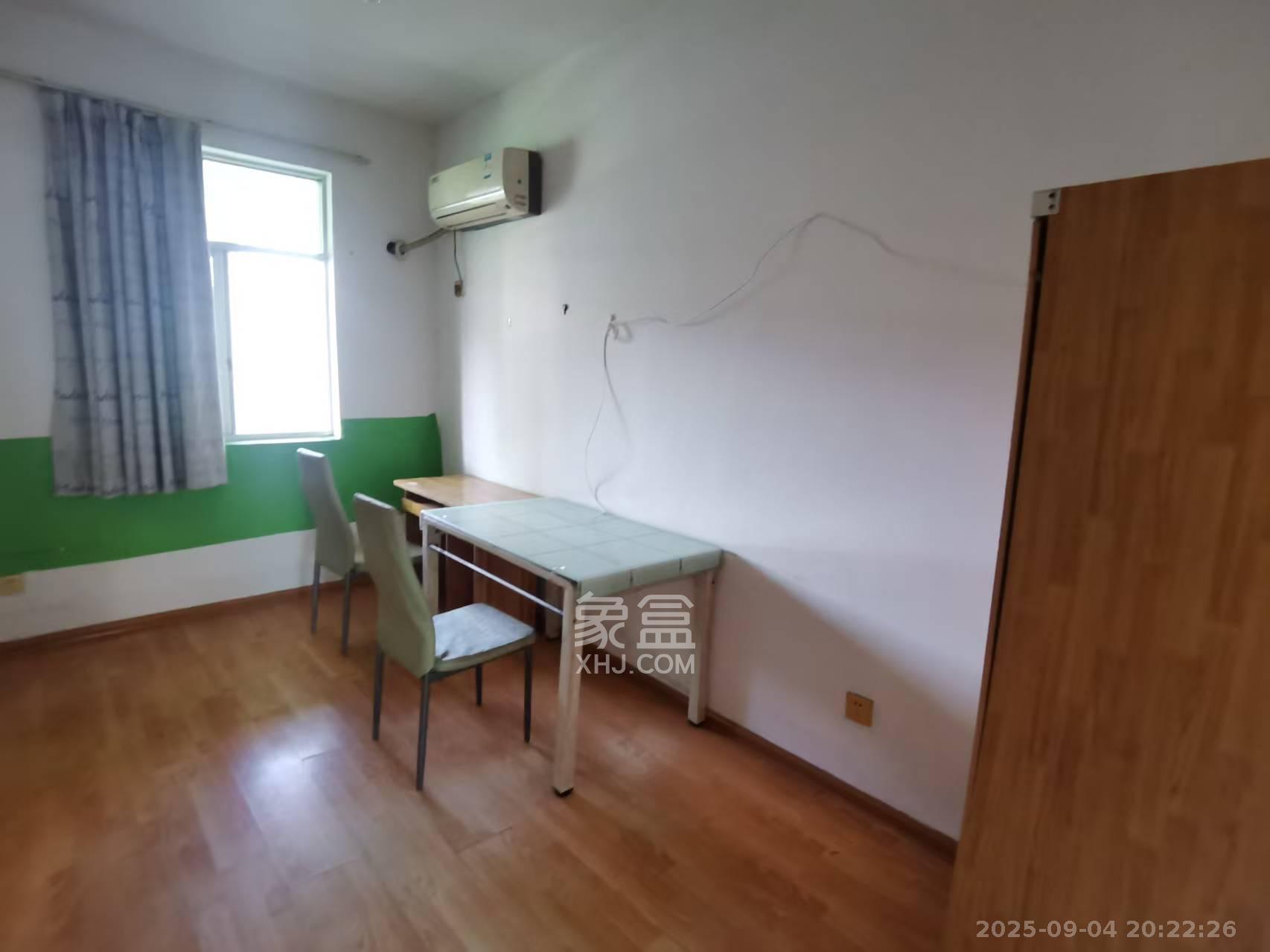 黄泥岭社区 1室2厅2卫 1800.0元/月 黄泥岭社区 1室2厅2卫 1800.0元/月室内图