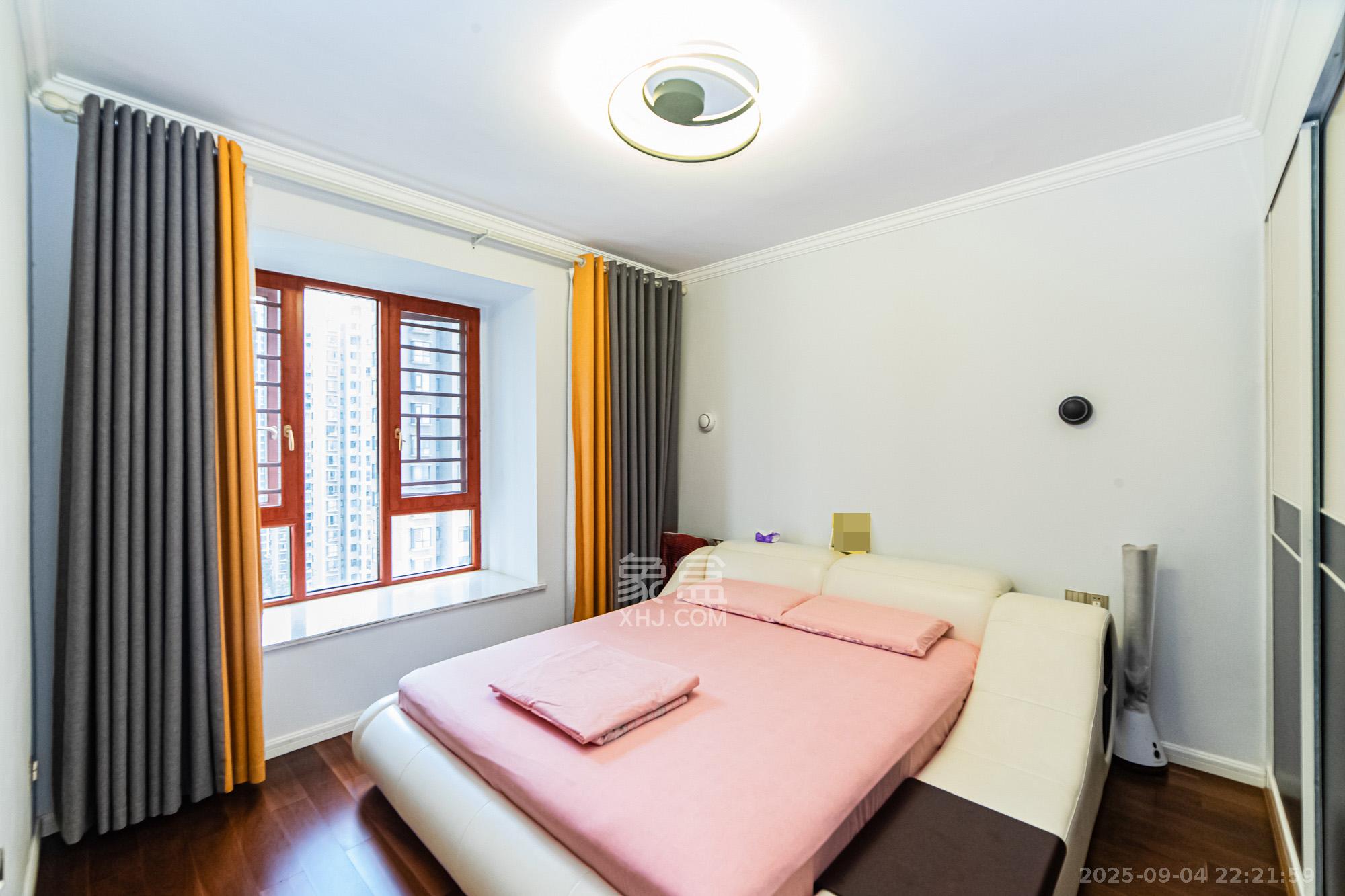 湘江世纪城融江苑 3室2厅2卫 130.0万 湘江世纪城融江苑 3室2厅2卫 130.0万卧室