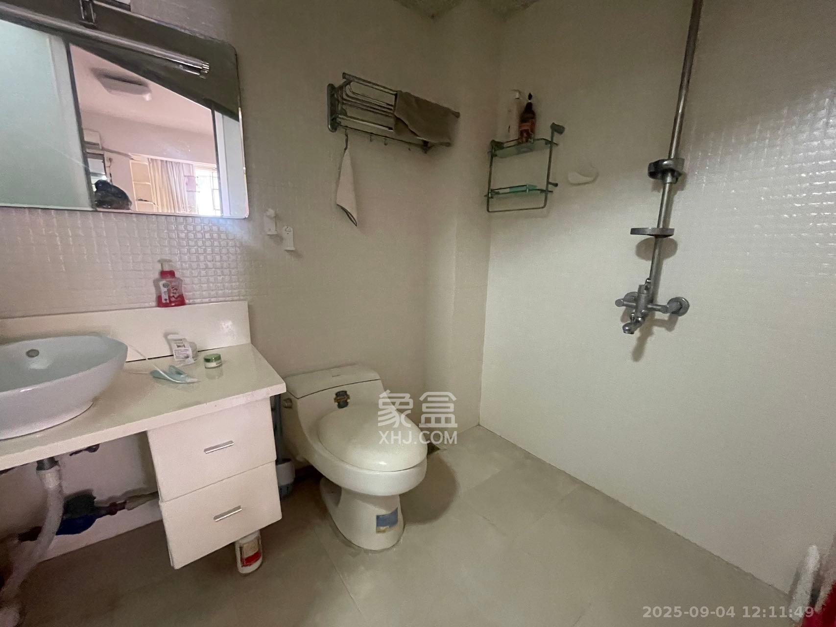 都市春天 3室2厅2卫 2600.0元/月 都市春天 3室2厅2卫 2600.0元/月室内图