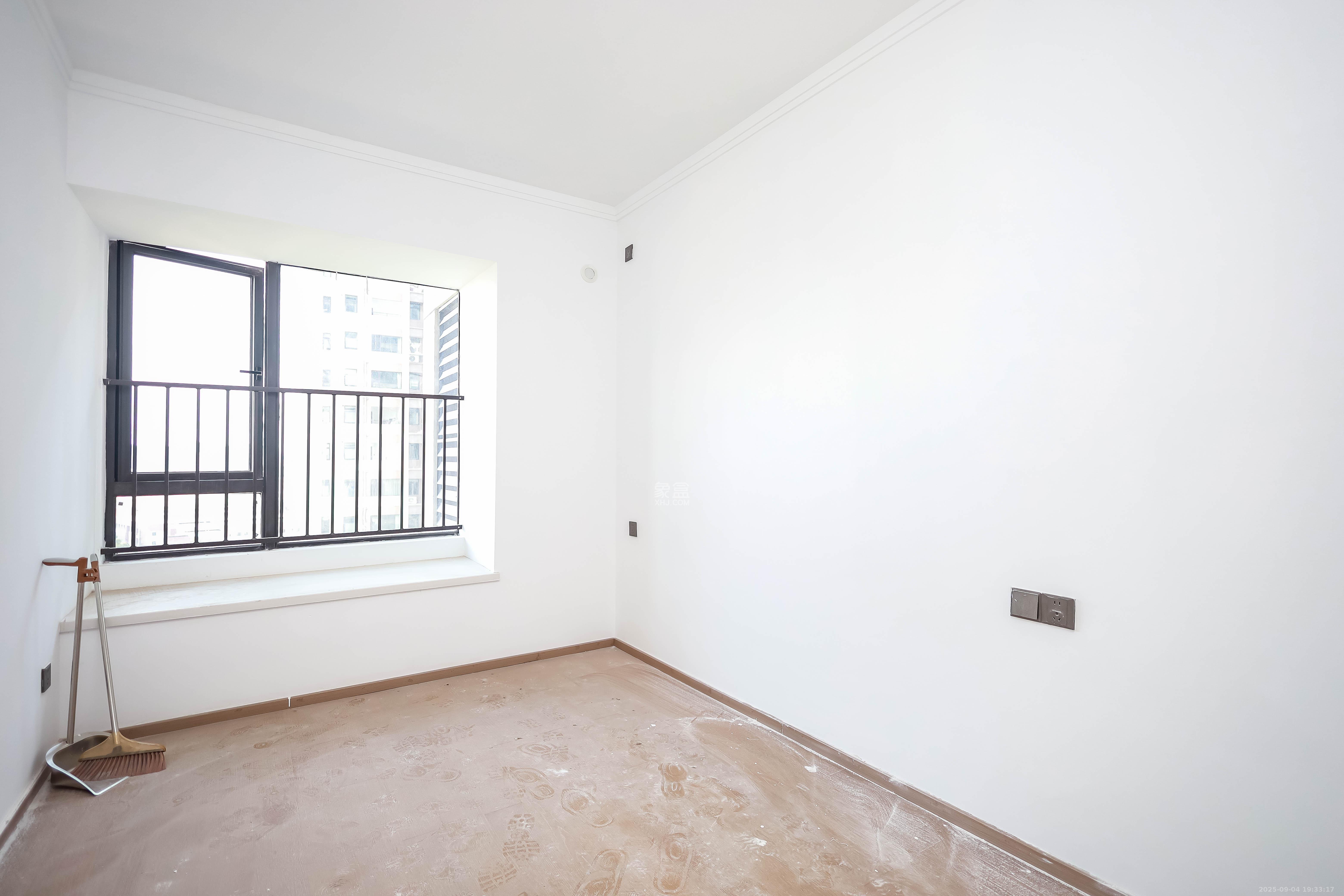 汉唐世家二期  4室2厅2卫    115.0万 汉唐世家二期  4室2厅2卫    115.0万卧室