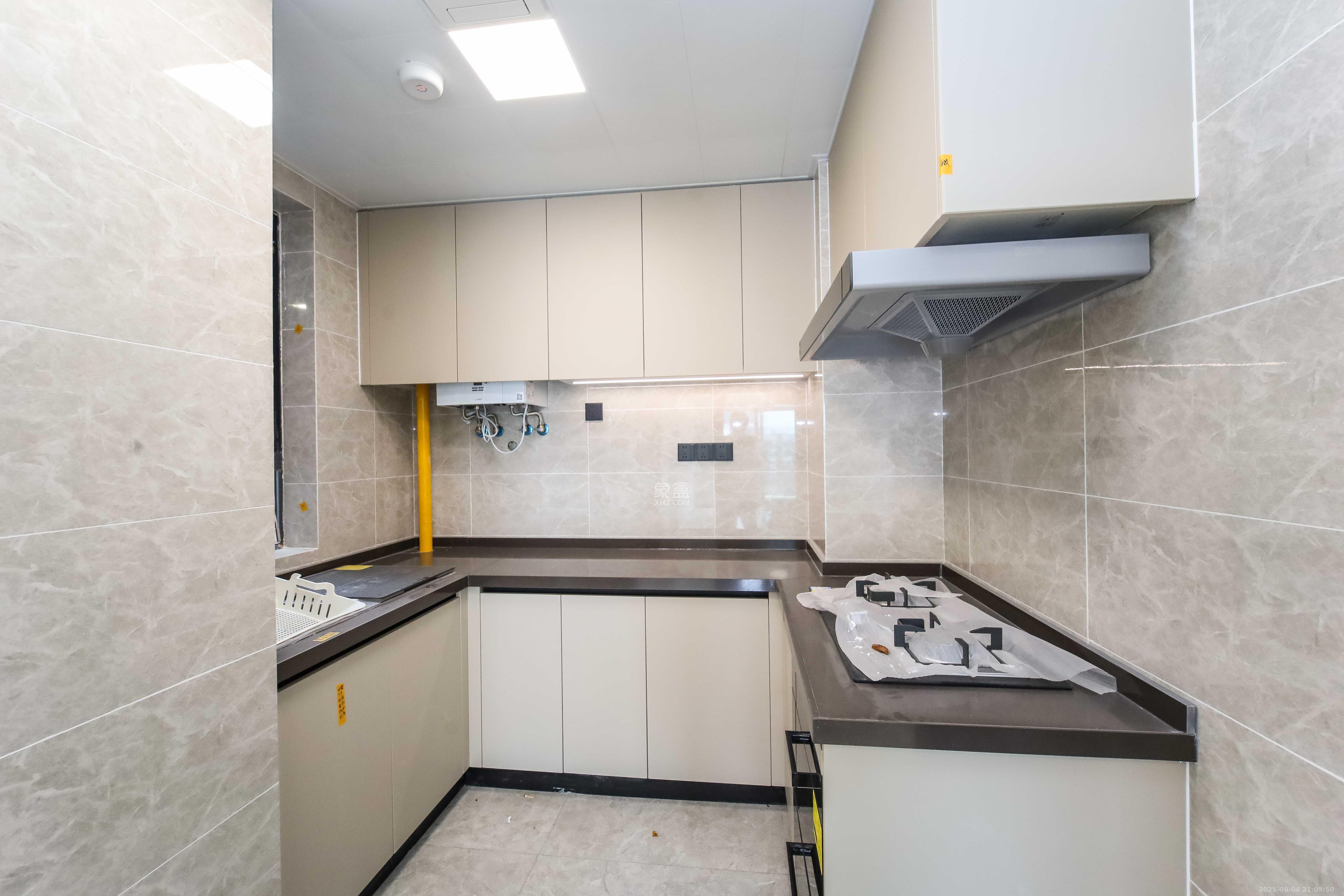 德奥上河城章  3室2厅2卫    165.0万厨房