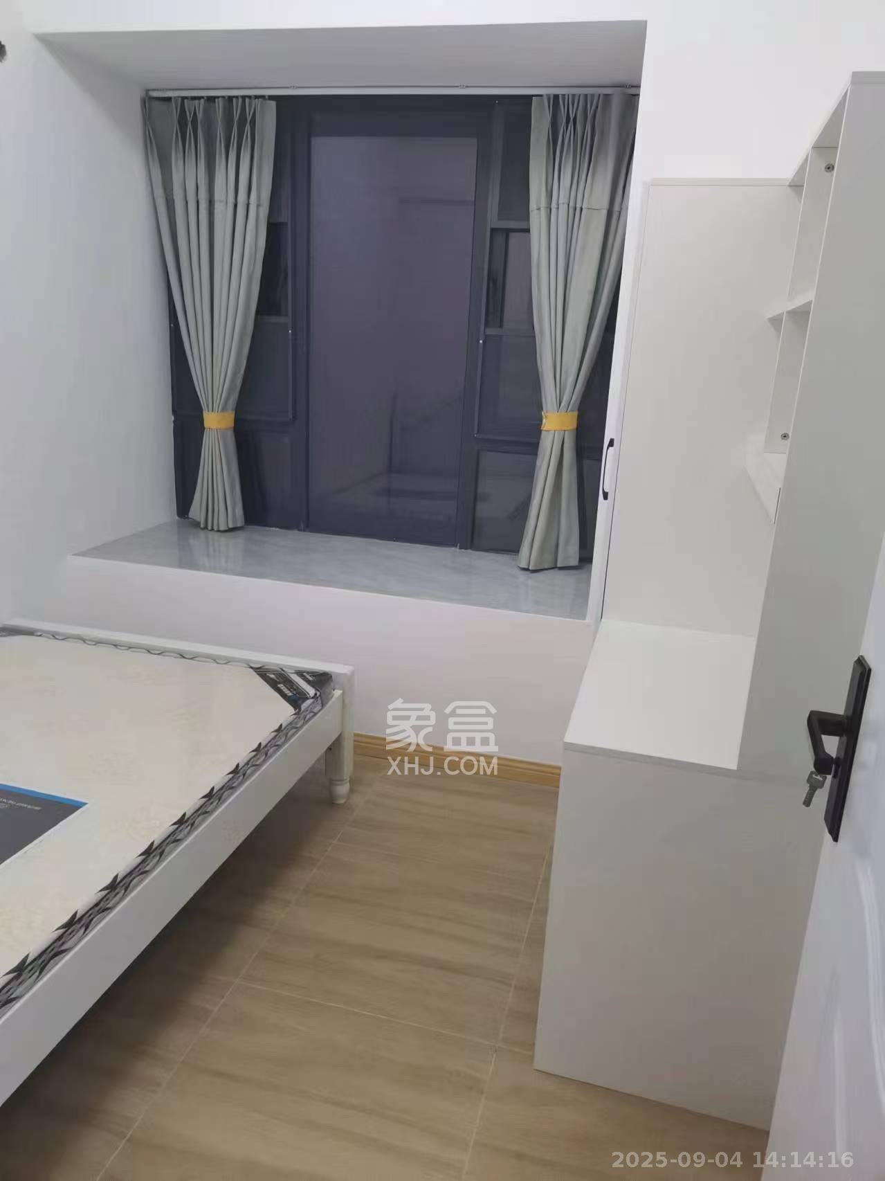 华远海蓝郡  3室2厅2卫   2200.00元/月室内图1