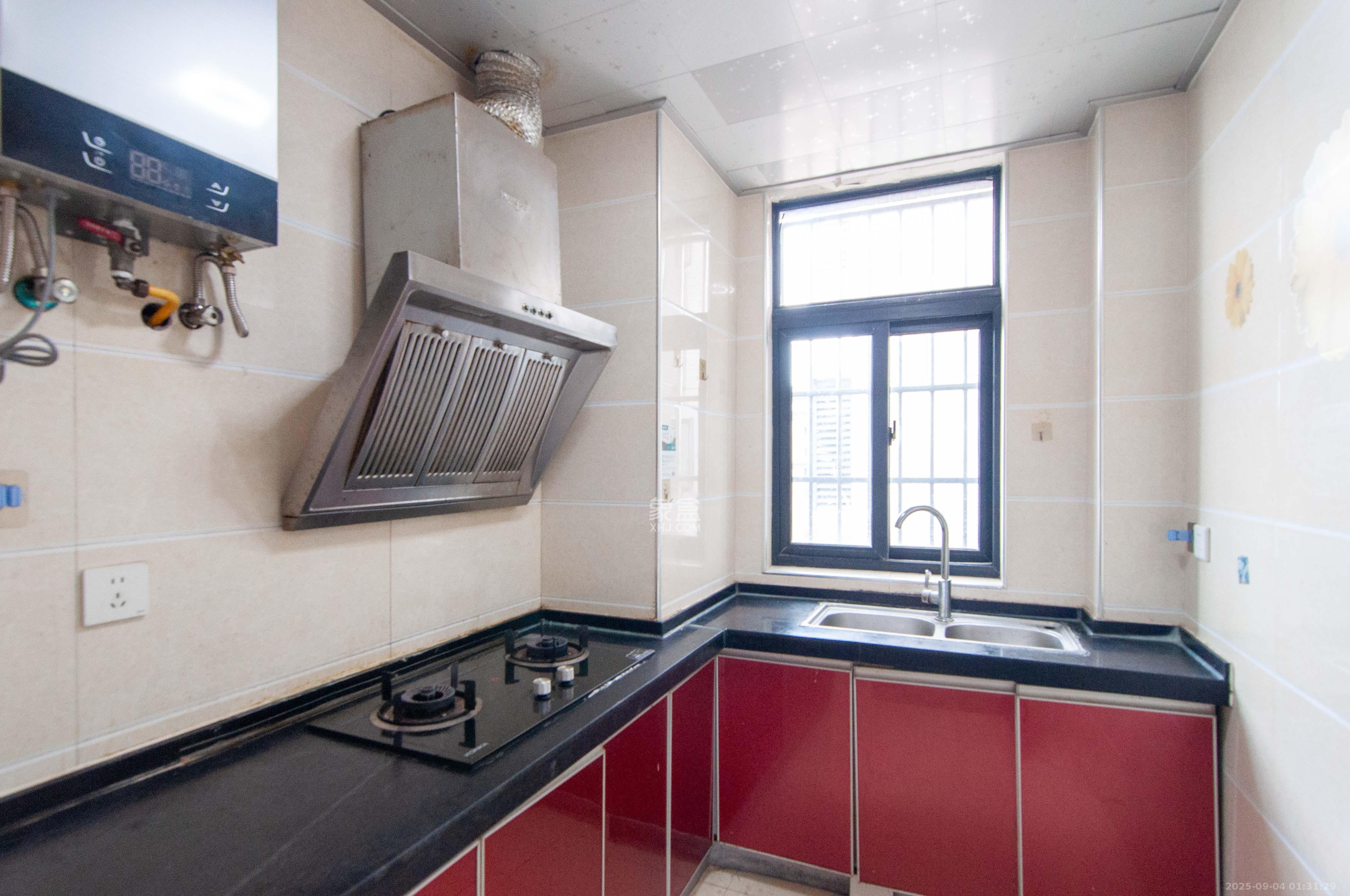 高鑫麓城 3室2厅1卫 85.0万 高鑫麓城 3室2厅1卫 85.0万厨房