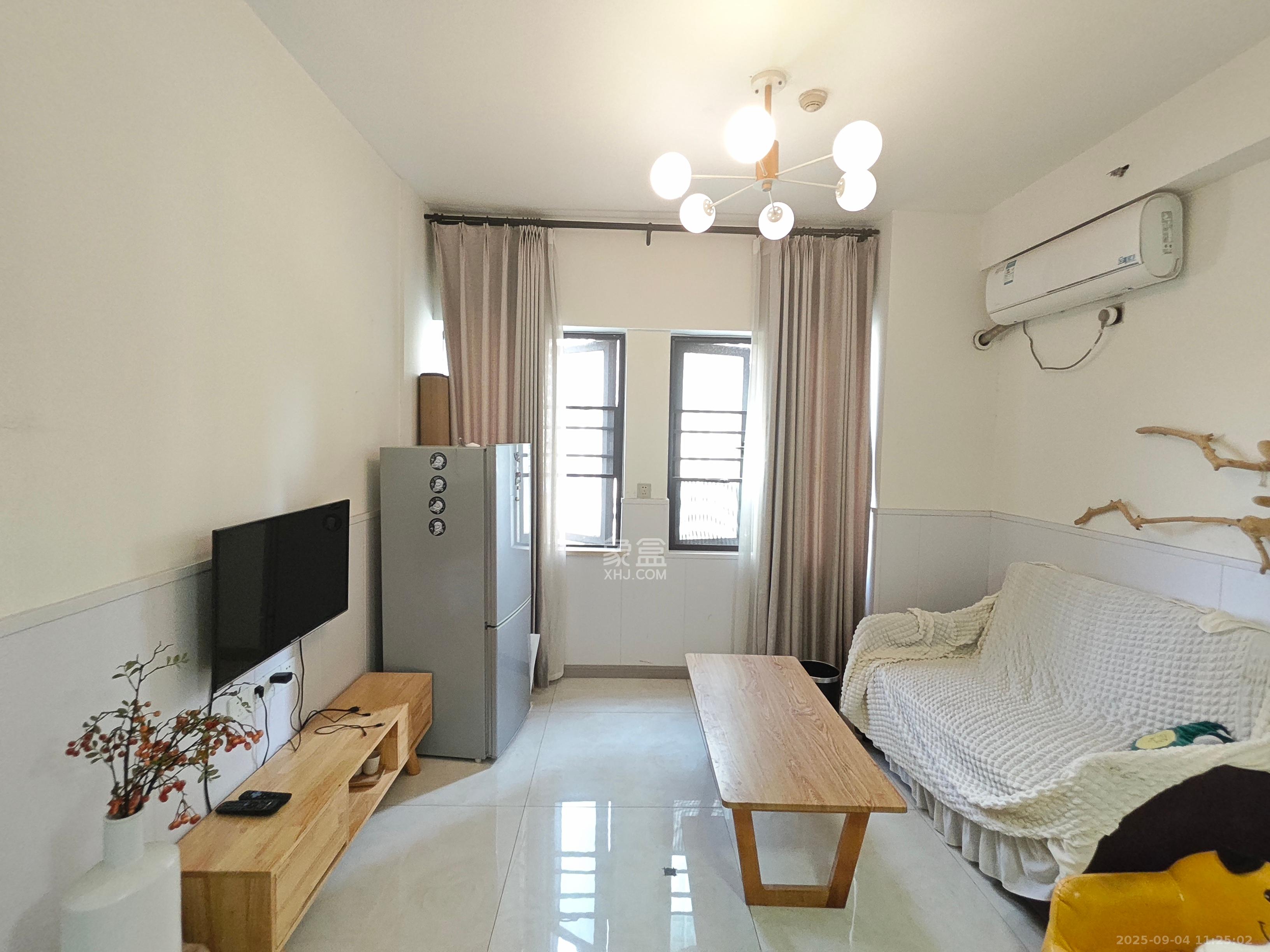 钰龙天下二期(钰龙佳园)  2室2厅1卫    1900.0元/月 钰龙天下二期(钰龙佳园)  2室2厅1卫    1900.0元/月室内图