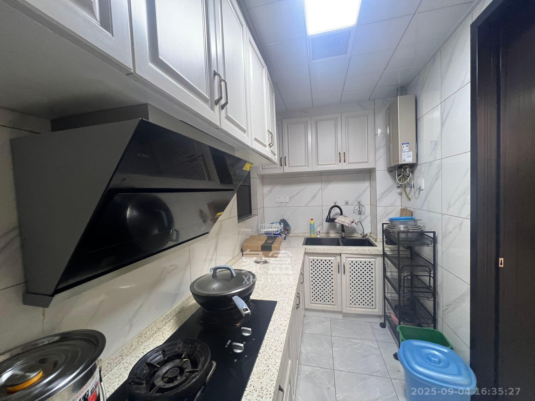 梅溪湖金茂湾 4室2厅2卫 3500.0元/月 梅溪湖金茂湾 4室2厅2卫 3500.0元/月室内图