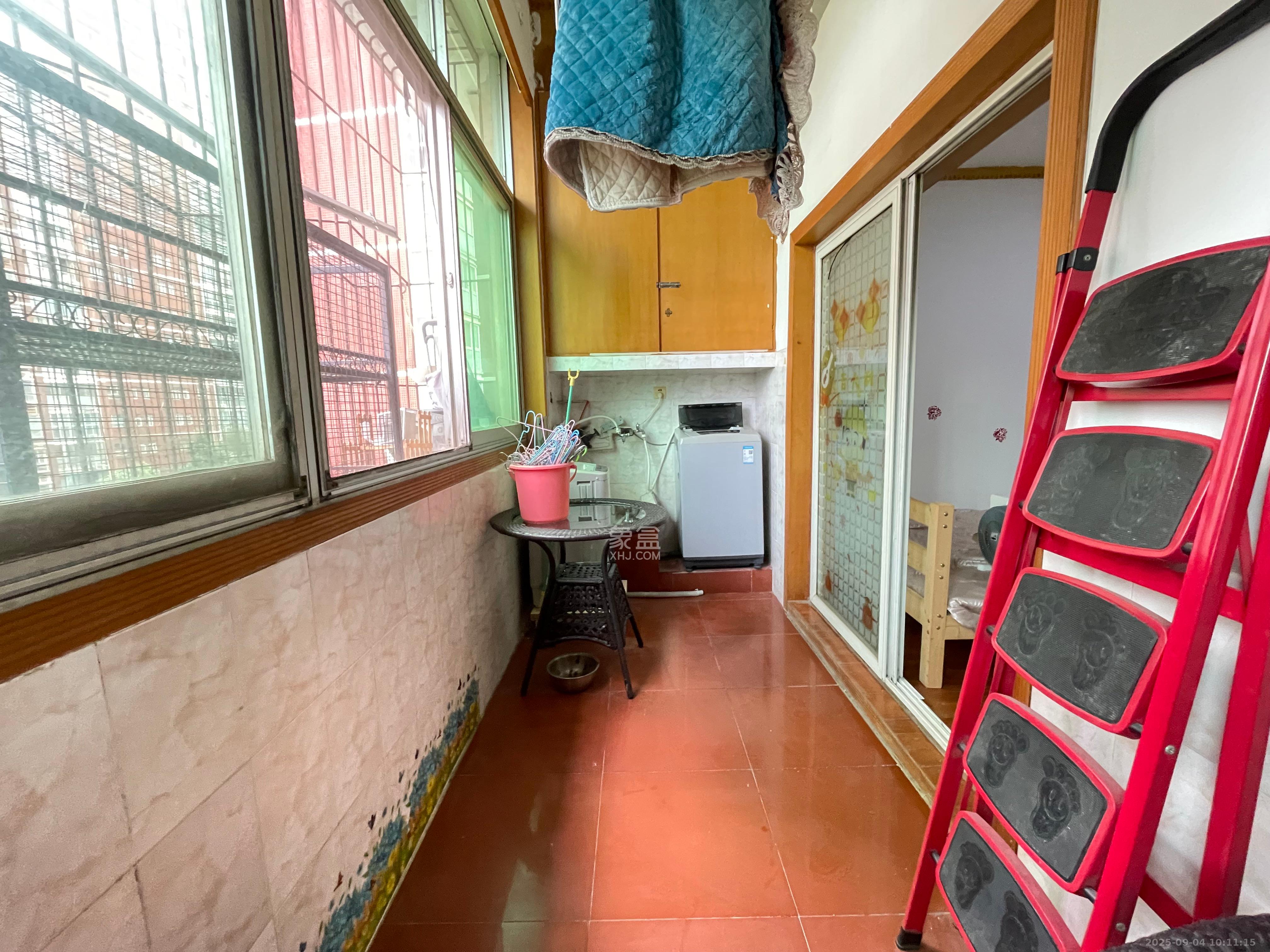 地质家园一、二期（地泰人民公馆）  3室2厅1卫    3000.0元/月室内图