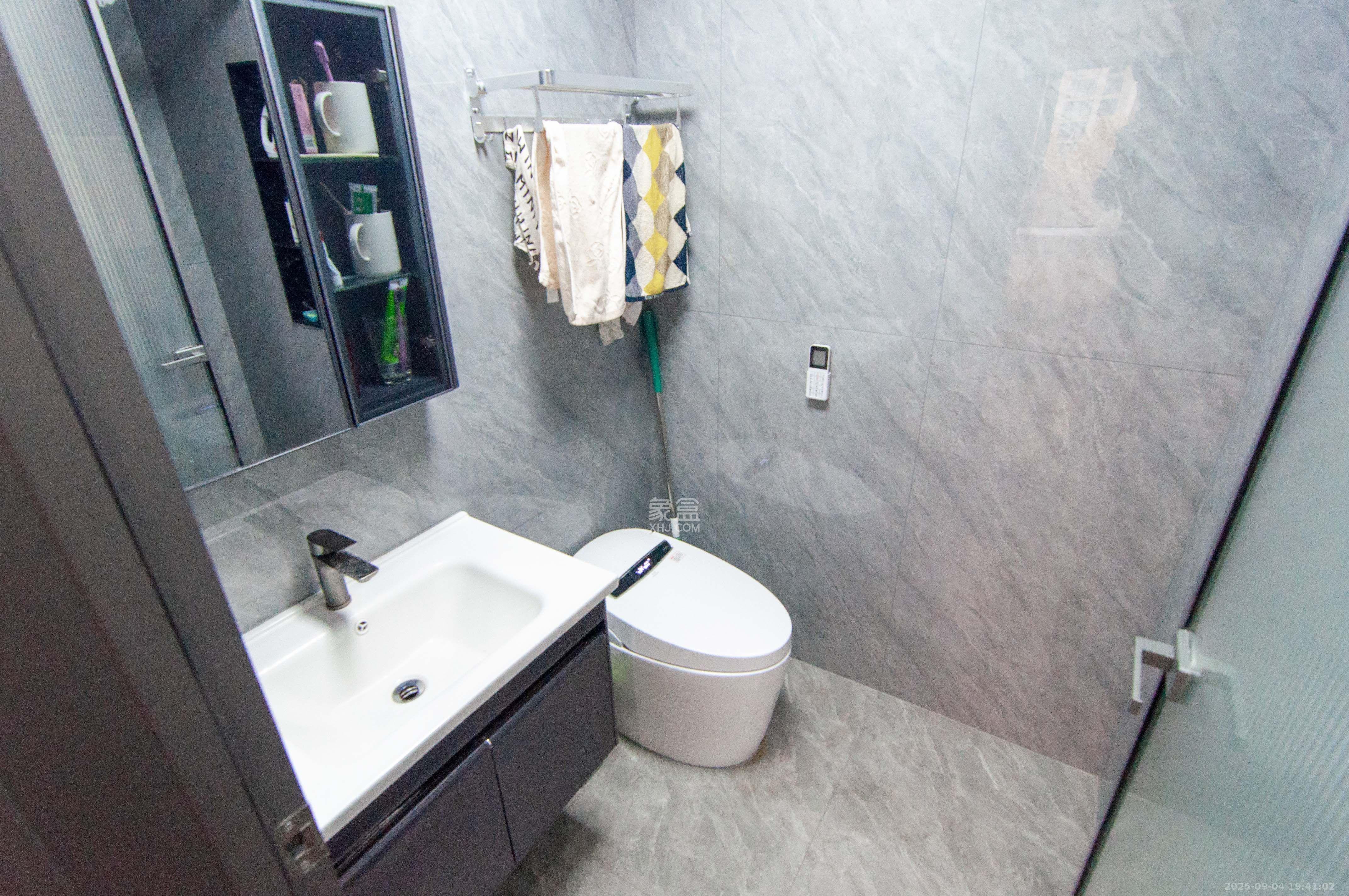 卓越浅水湾  4室2厅2卫    4800.0元/月室内图