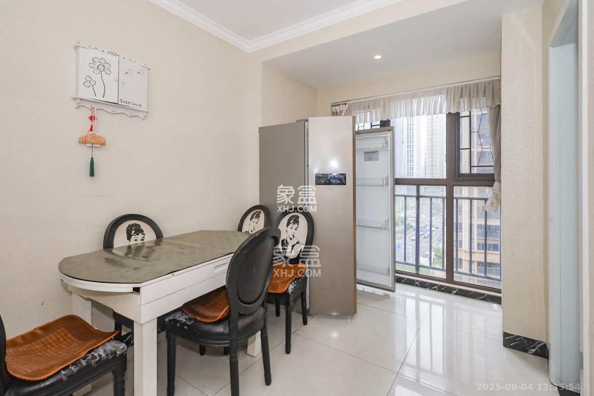 南山雍江汇(滨江国际新城) 3室2厅1卫 3100.0元/月 南山雍江汇(滨江国际新城) 3室2厅1卫 3100.0元/月室内图