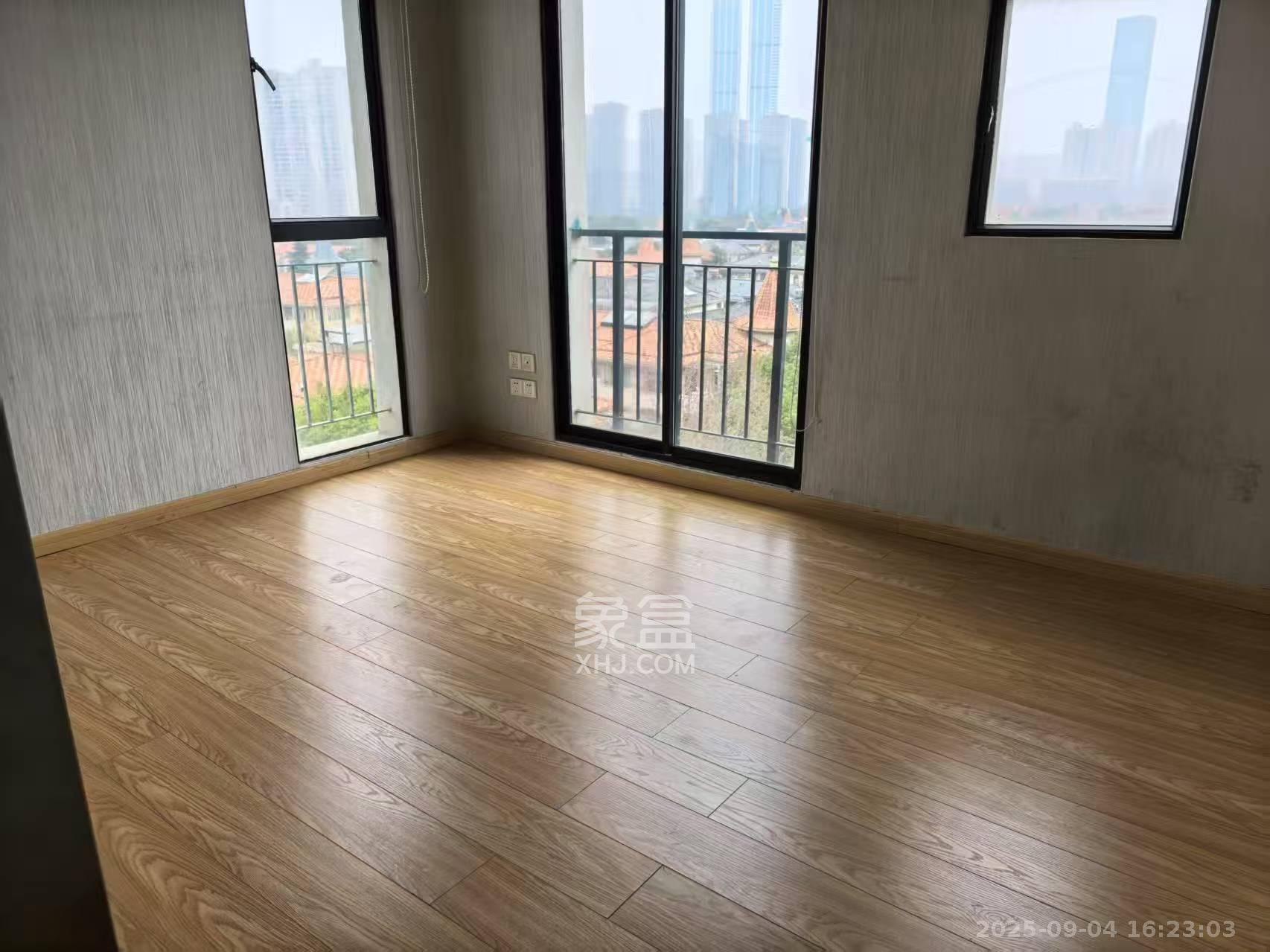 西街花园  3室2厅2卫    3600.0元/月室内图