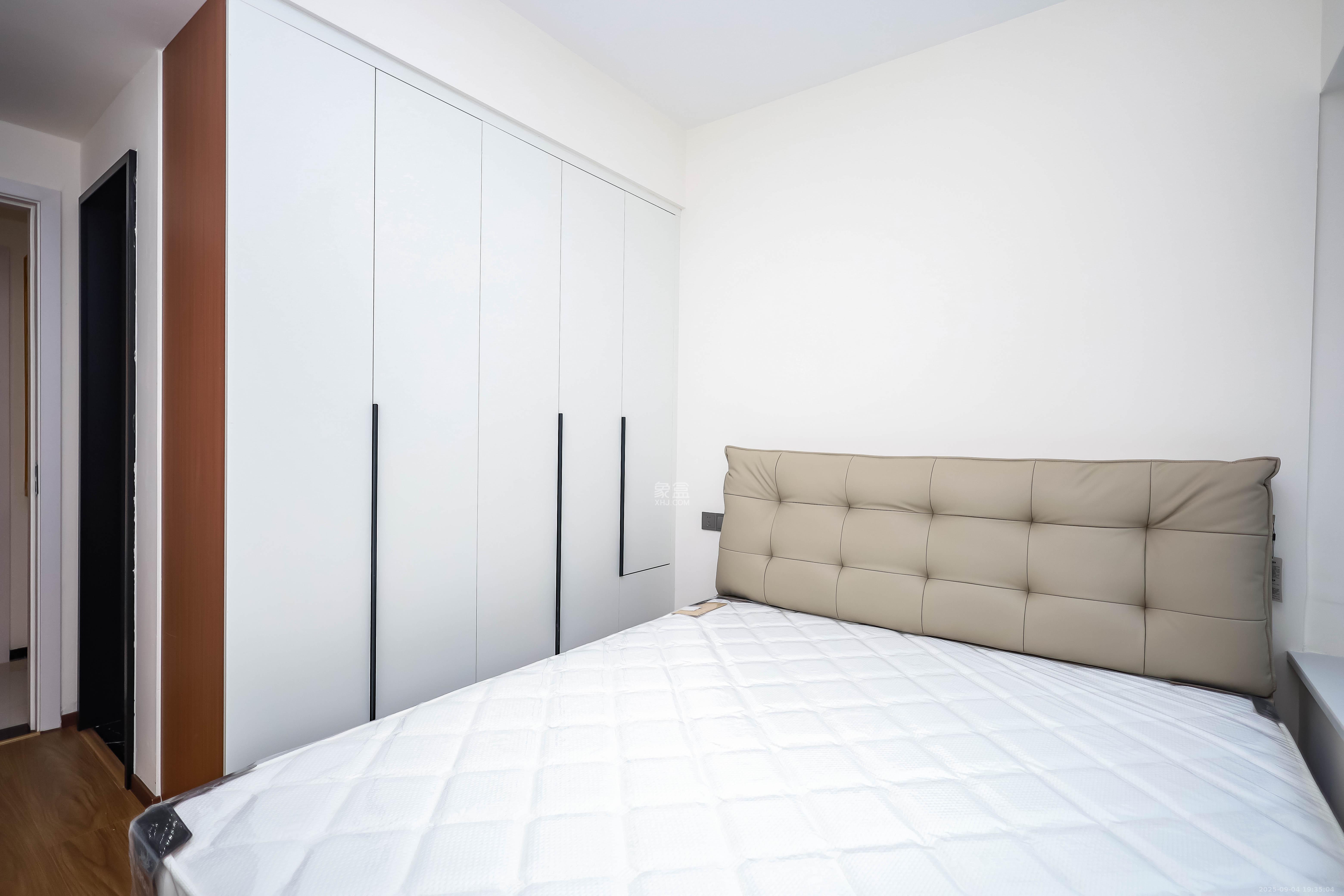 金侨风华府  4室2厅2卫    99.8万 金侨风华府  4室2厅2卫    99.8万卧室