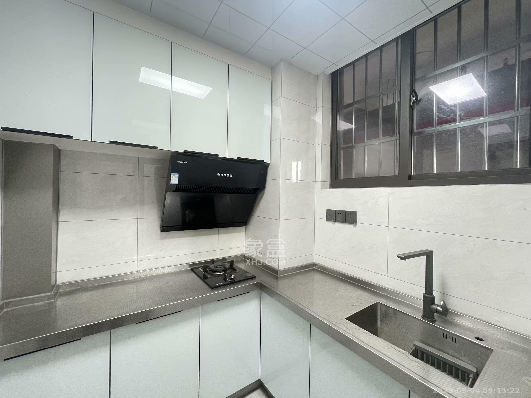 嘉雨兴园  1室1厅1卫    1700.0元/月室内图