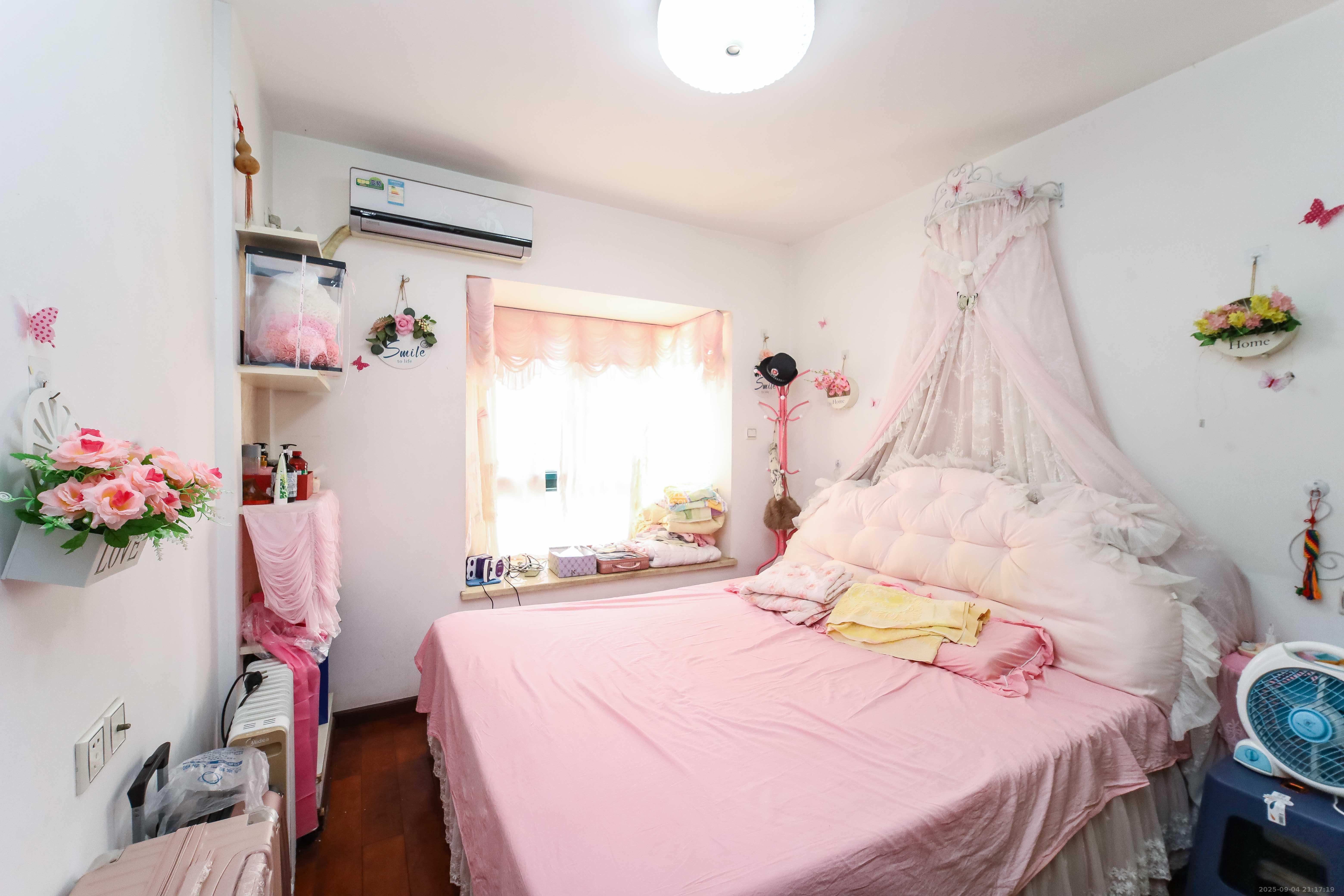 东玺门  2室2厅1卫    66.0万卧室