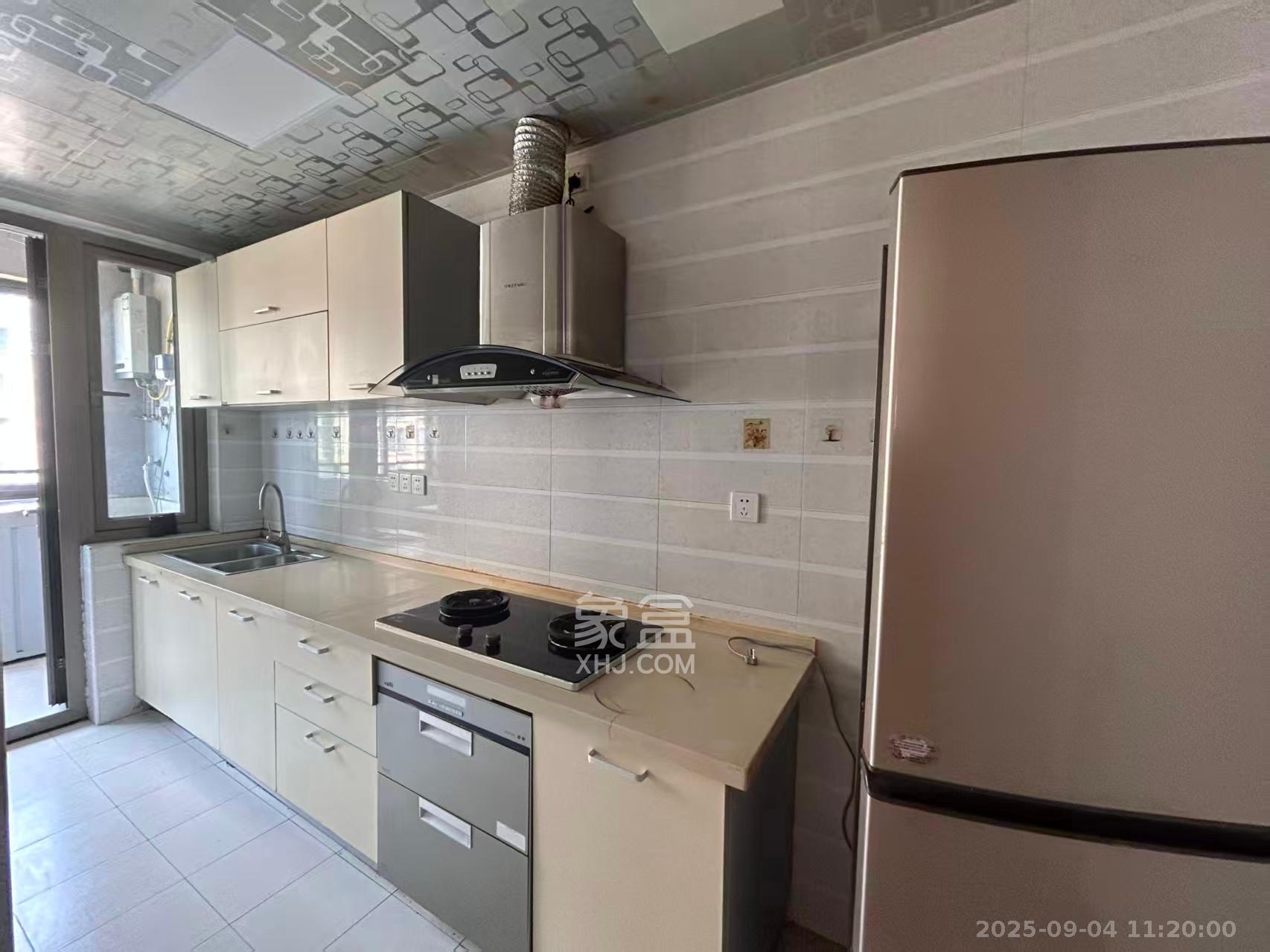 怡海星城  3室2厅2卫    1800.0元/月 怡海星城  3室2厅2卫    1800.0元/月