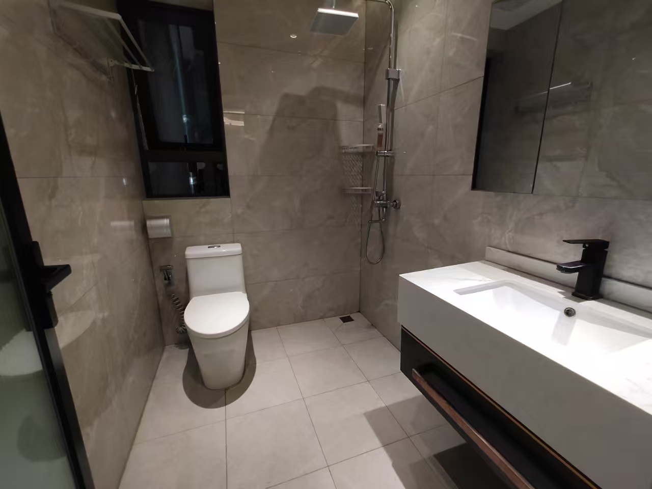 华润中心 2室2厅1卫 4600.0元/月 华润中心 2室2厅1卫 4600.0元/月室内图