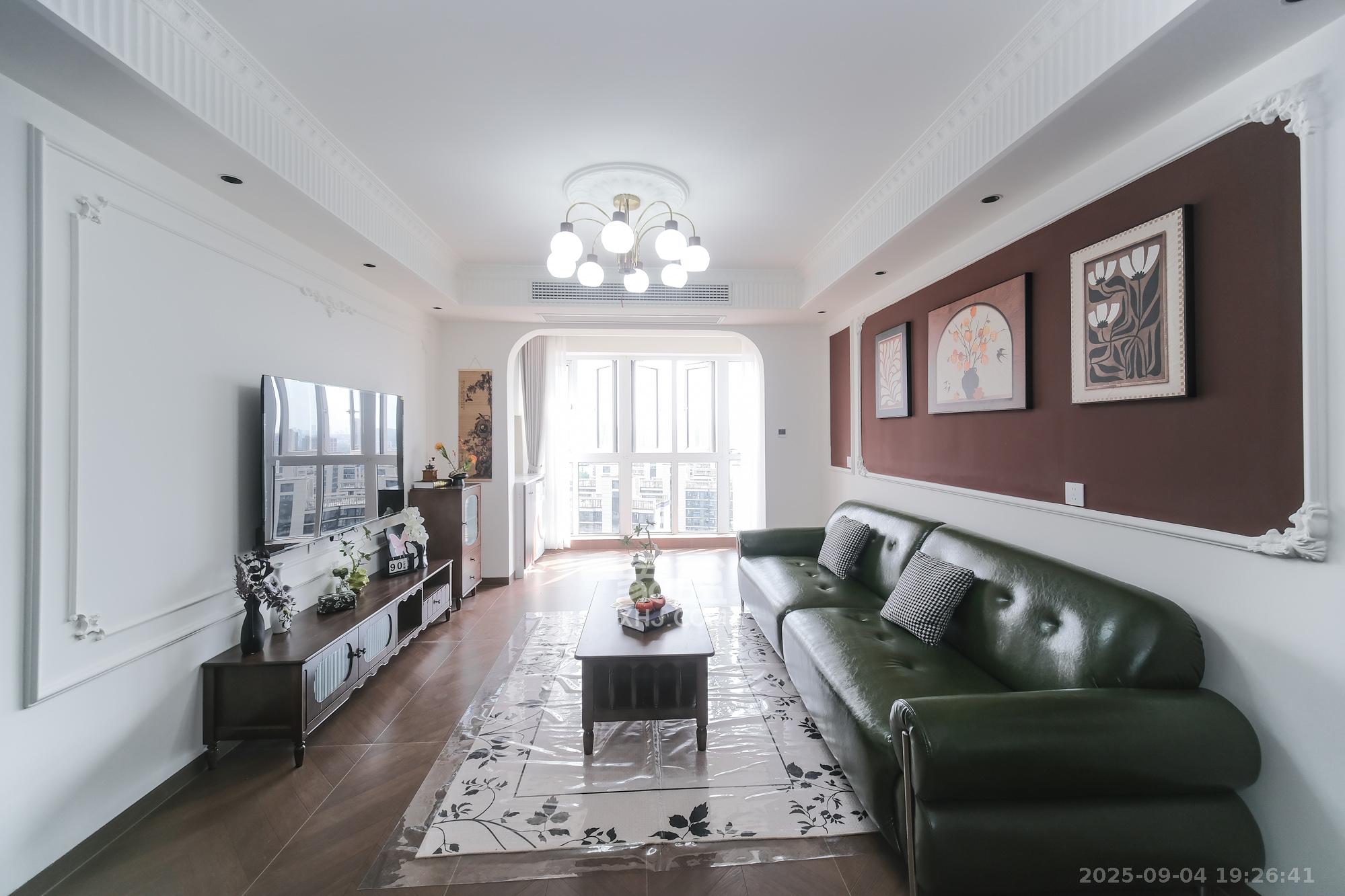 荣盛花语城 3室2厅1卫 73.8万 荣盛花语城 3室2厅1卫 73.8万客厅