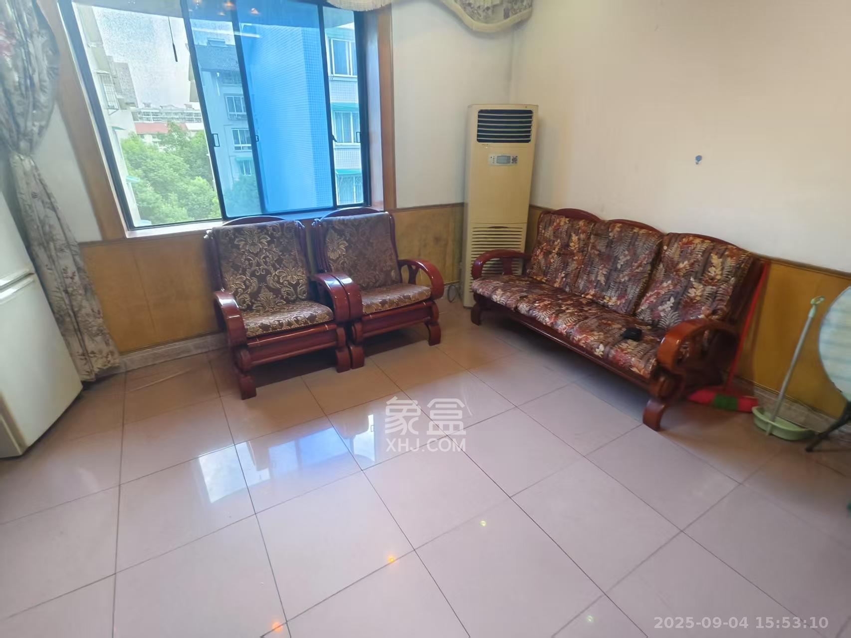 湖工家园 2室1厅1卫 1200.0元/月 湖工家园 2室1厅1卫 1200.0元/月室内图