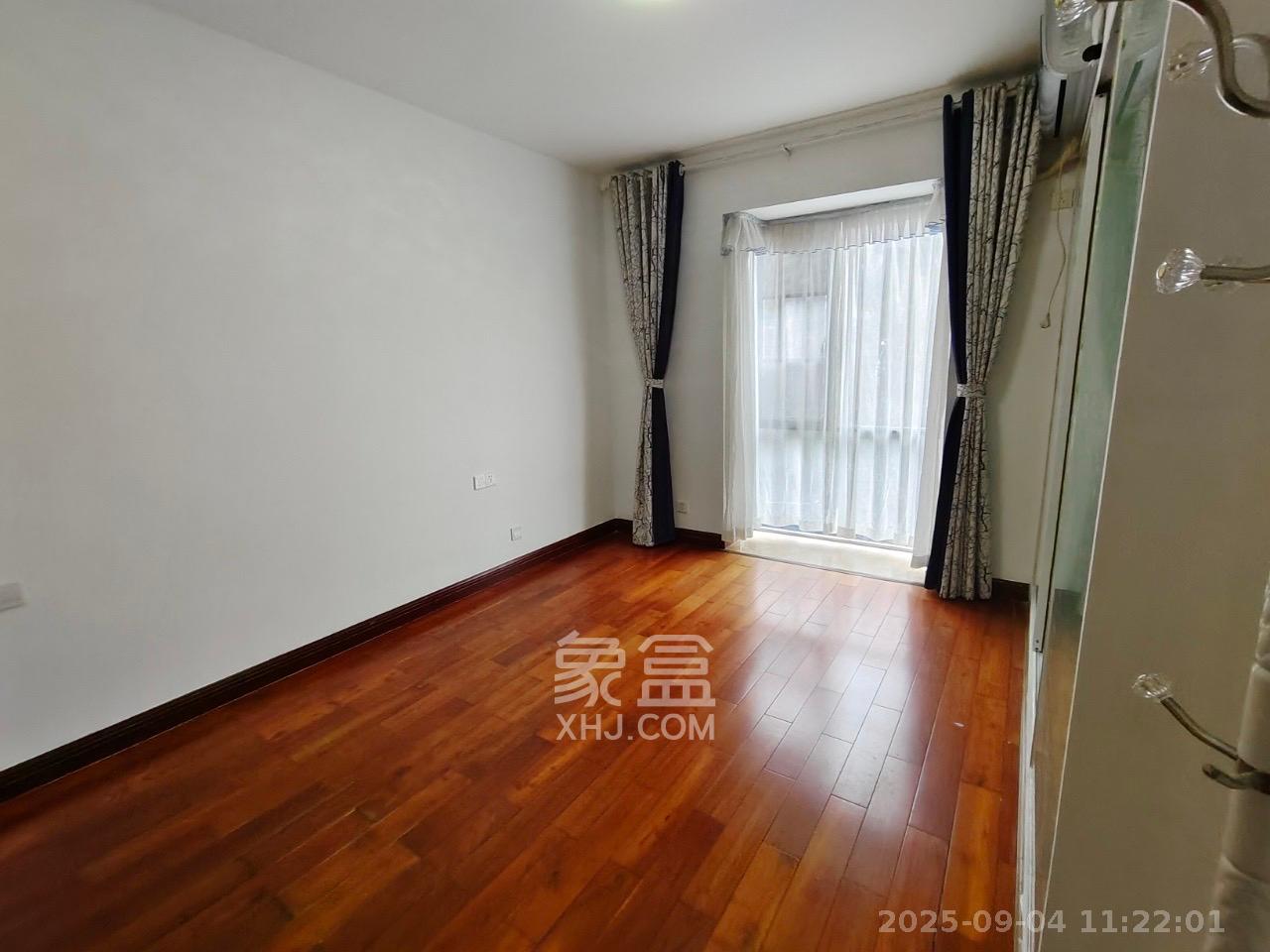 金色山庄  3室2厅2卫   3200.00元/月室内图