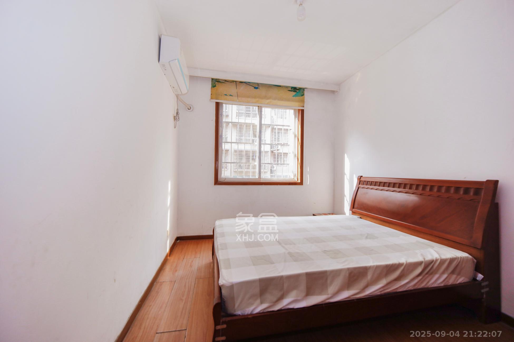 德馨园  3室2厅2卫    59.8万卧室