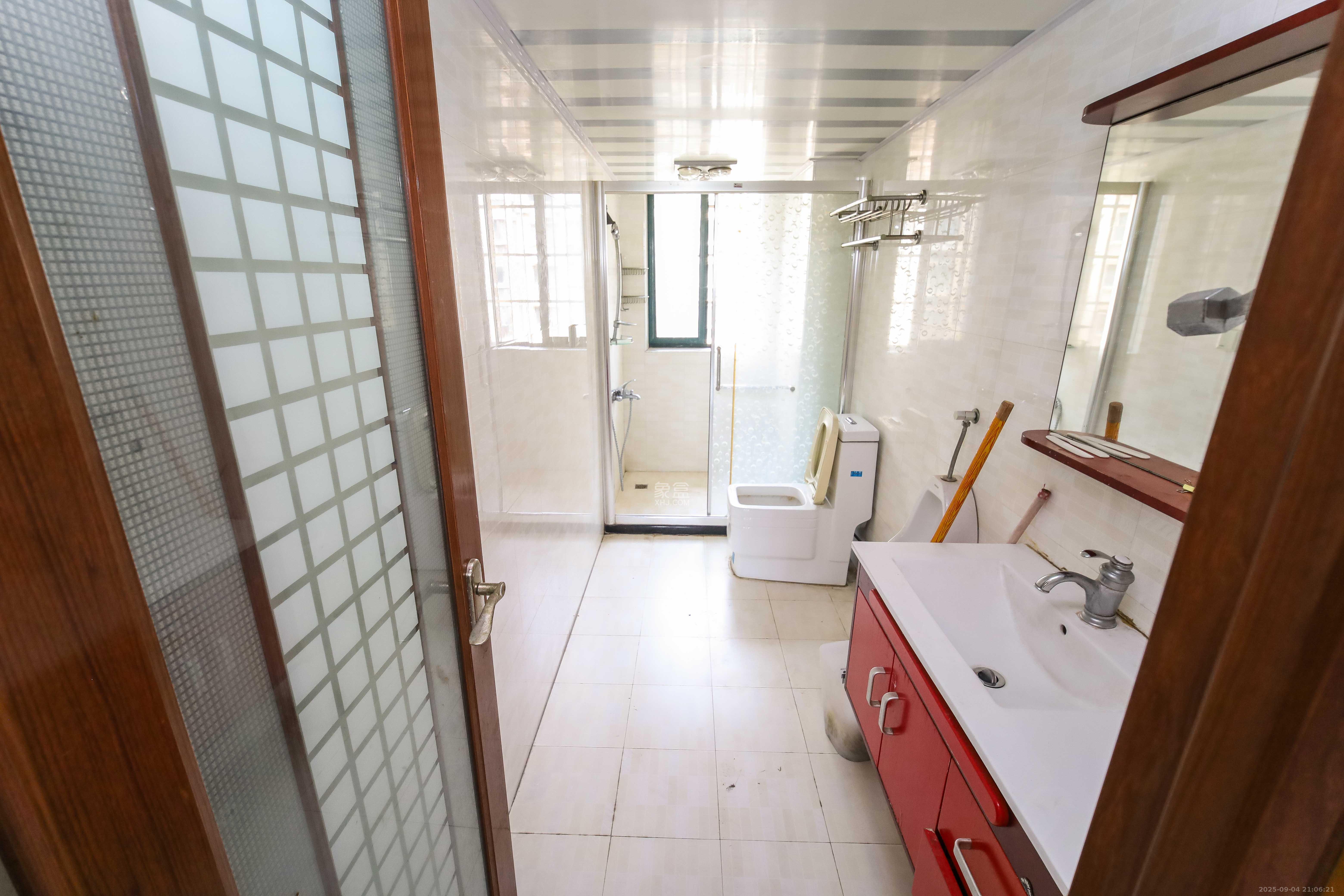 世嘉国际华城  3室2厅2卫    135.0万 世嘉国际华城  3室2厅2卫    135.0万卫生间