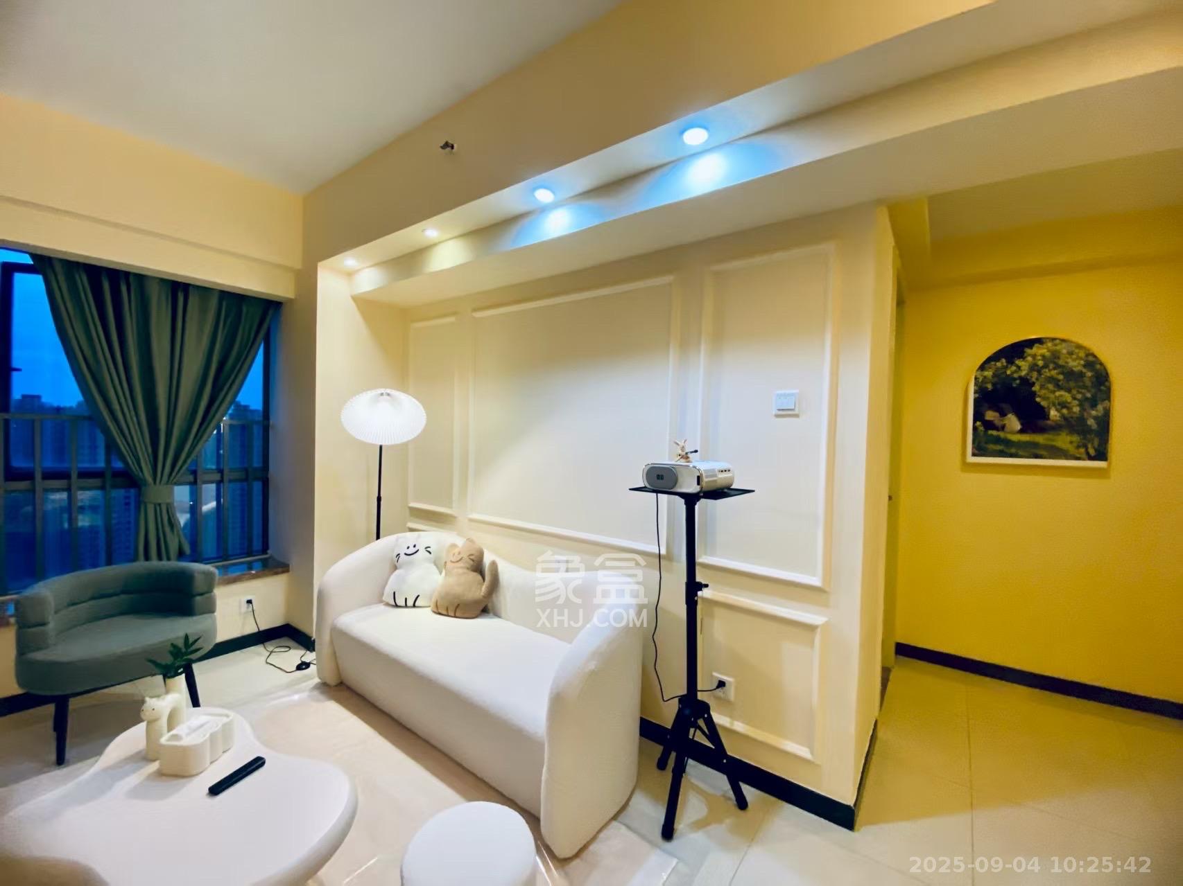 融科檀香山(融科紫檀、香山国际) 1室2厅1卫 3200.0元/月 融科檀香山(融科紫檀、香山国际) 1室2厅1卫 3200.0元/月室内图