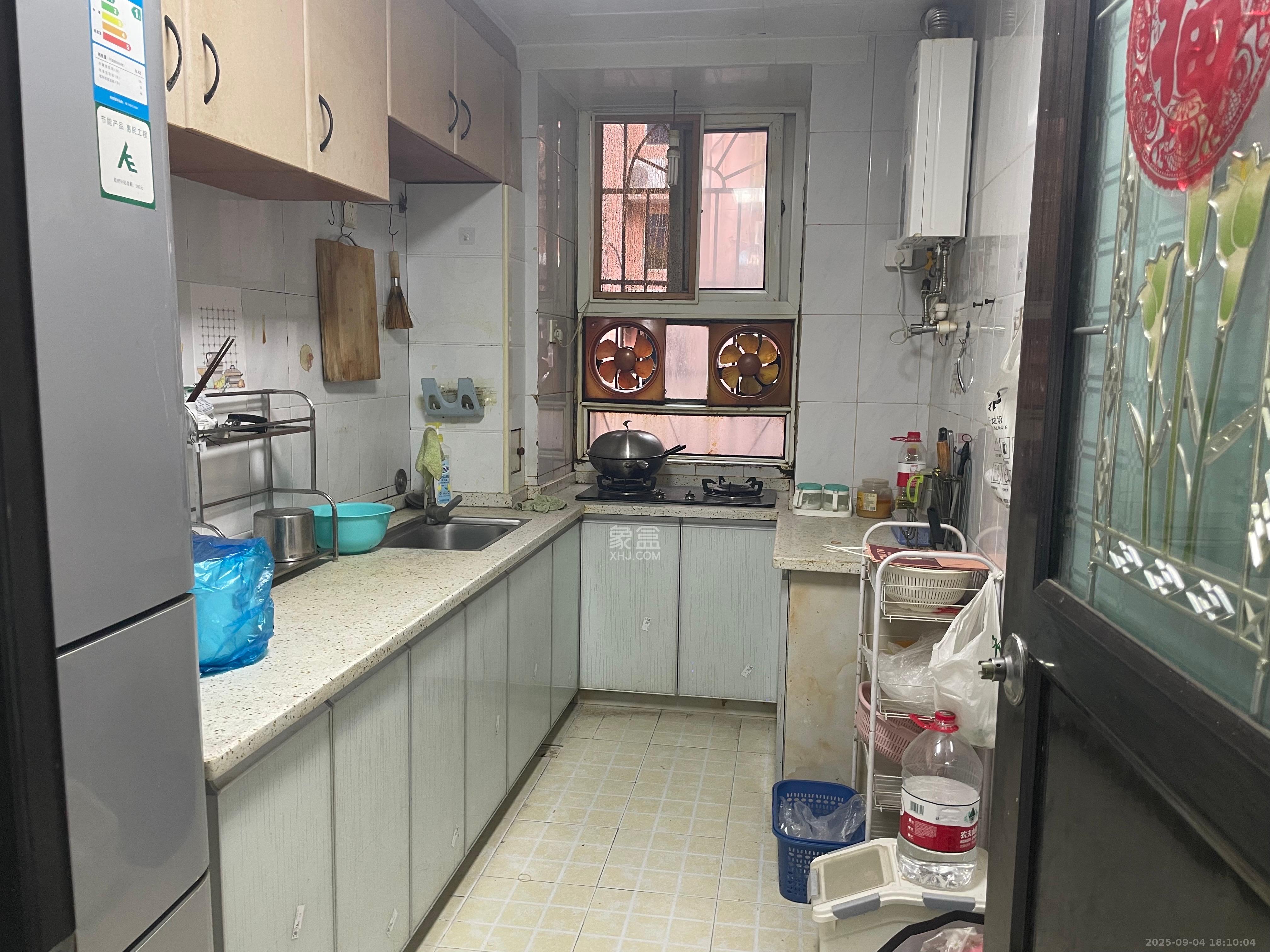 白沙苑  3室2厅2卫    2000.0元/月室内图