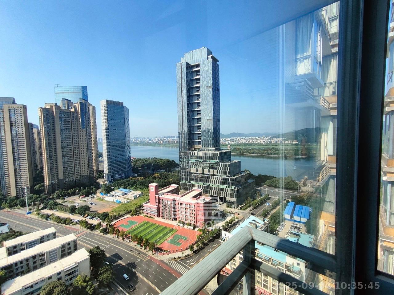 星城书香苑(星城书院)  3室2厅2卫    3700.0元/月 星城书香苑(星城书院)  3室2厅2卫    3700.0元/月室内图