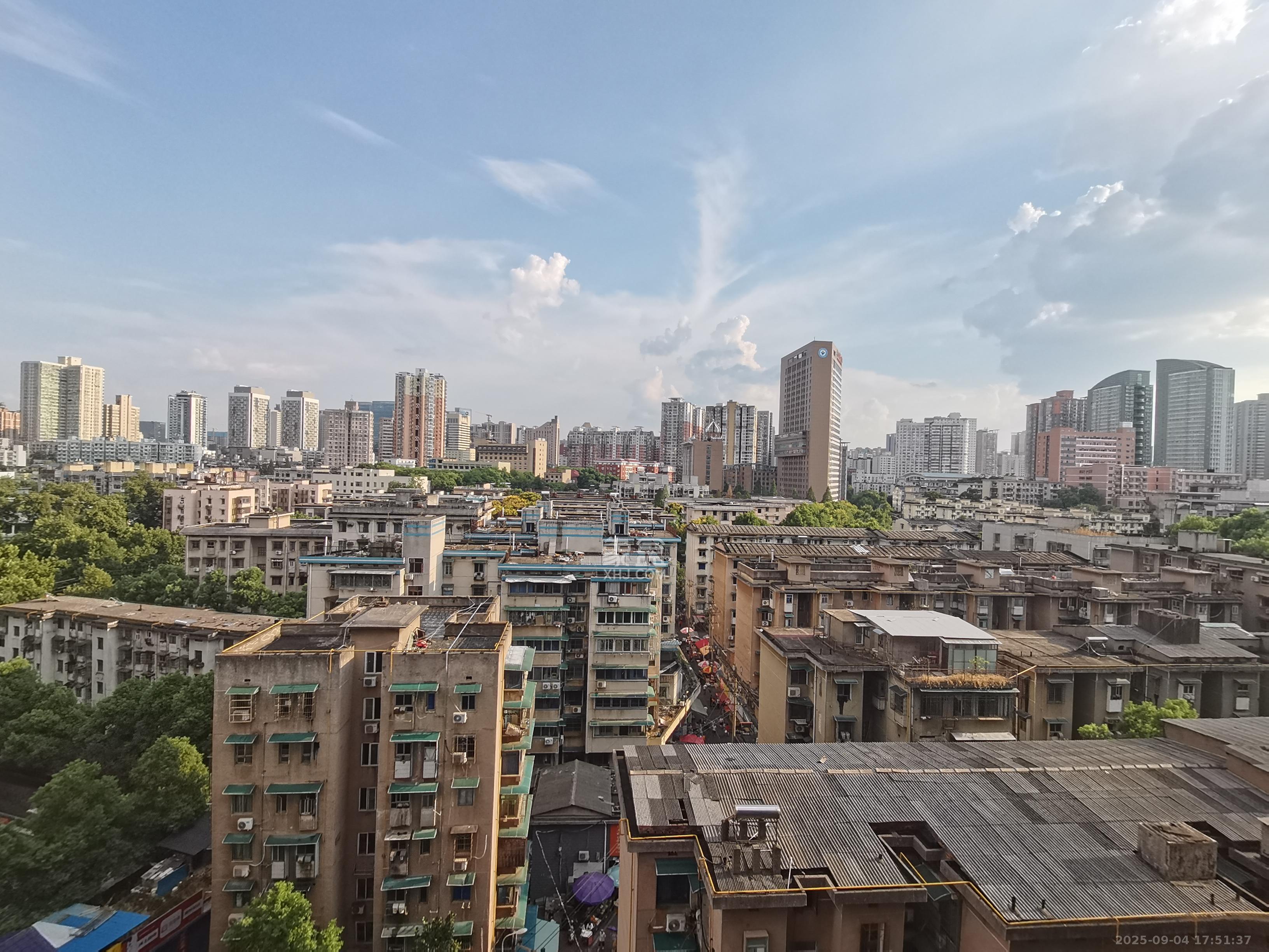活力康城  2室2厅1卫   2000.00元/月室内图1