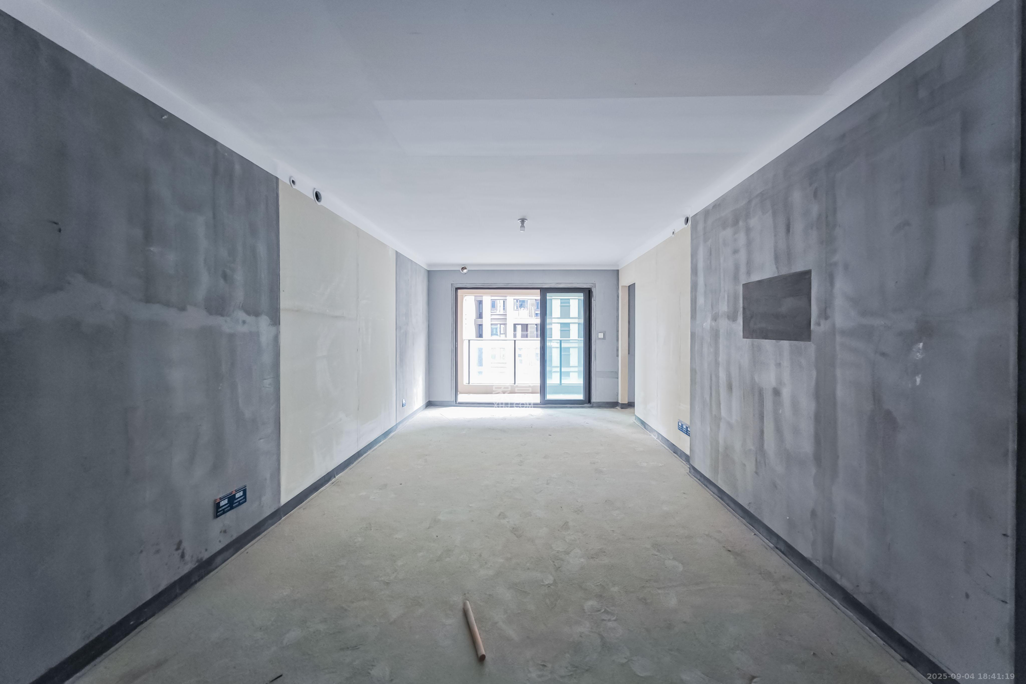 建发玖洲和玺 4室2厅2卫 148.5万 建发玖洲和玺 4室2厅2卫 148.5万客厅