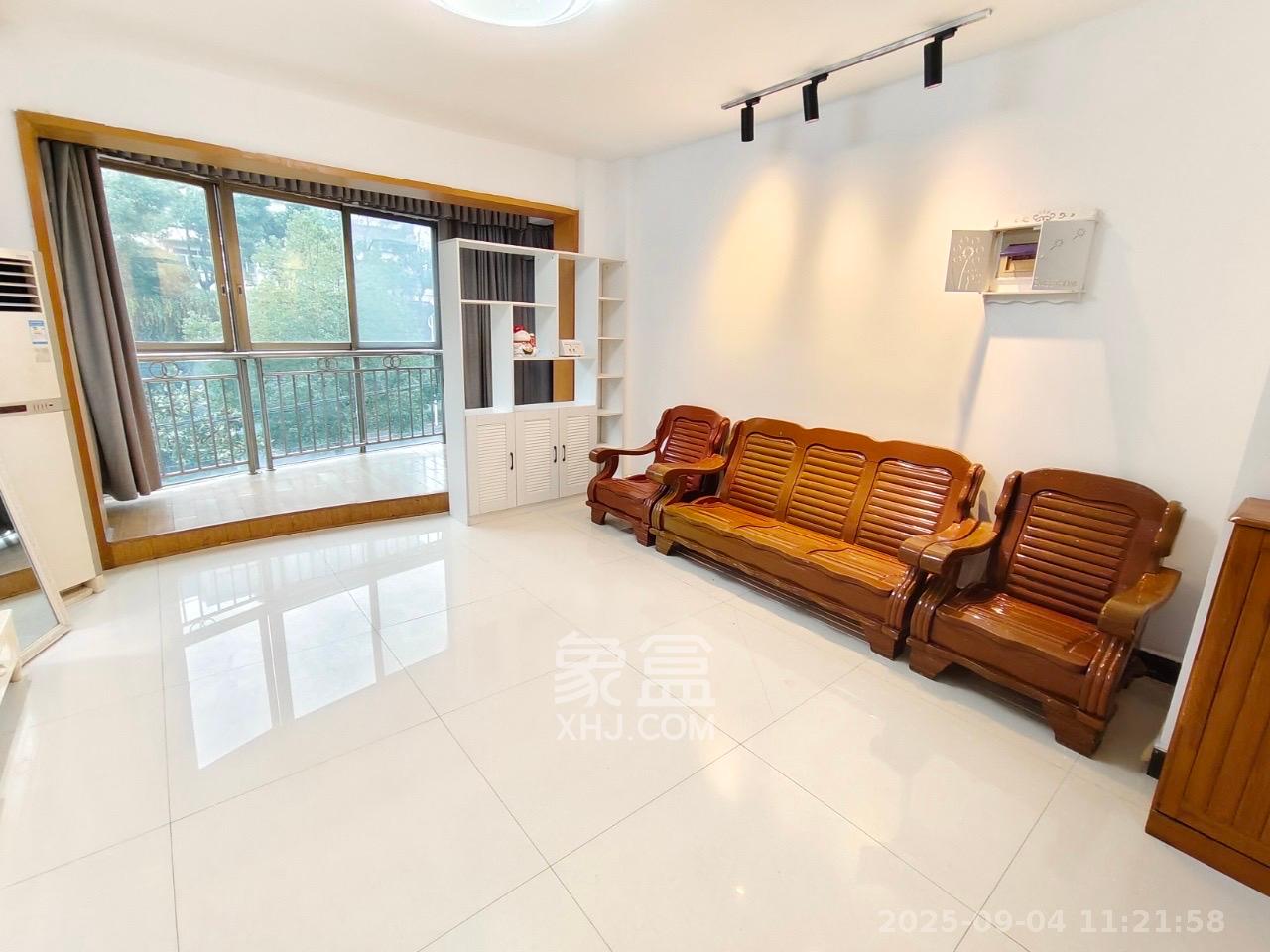 金色山庄  3室2厅2卫    3200.0元/月 金色山庄  3室2厅2卫    3200.0元/月室内图