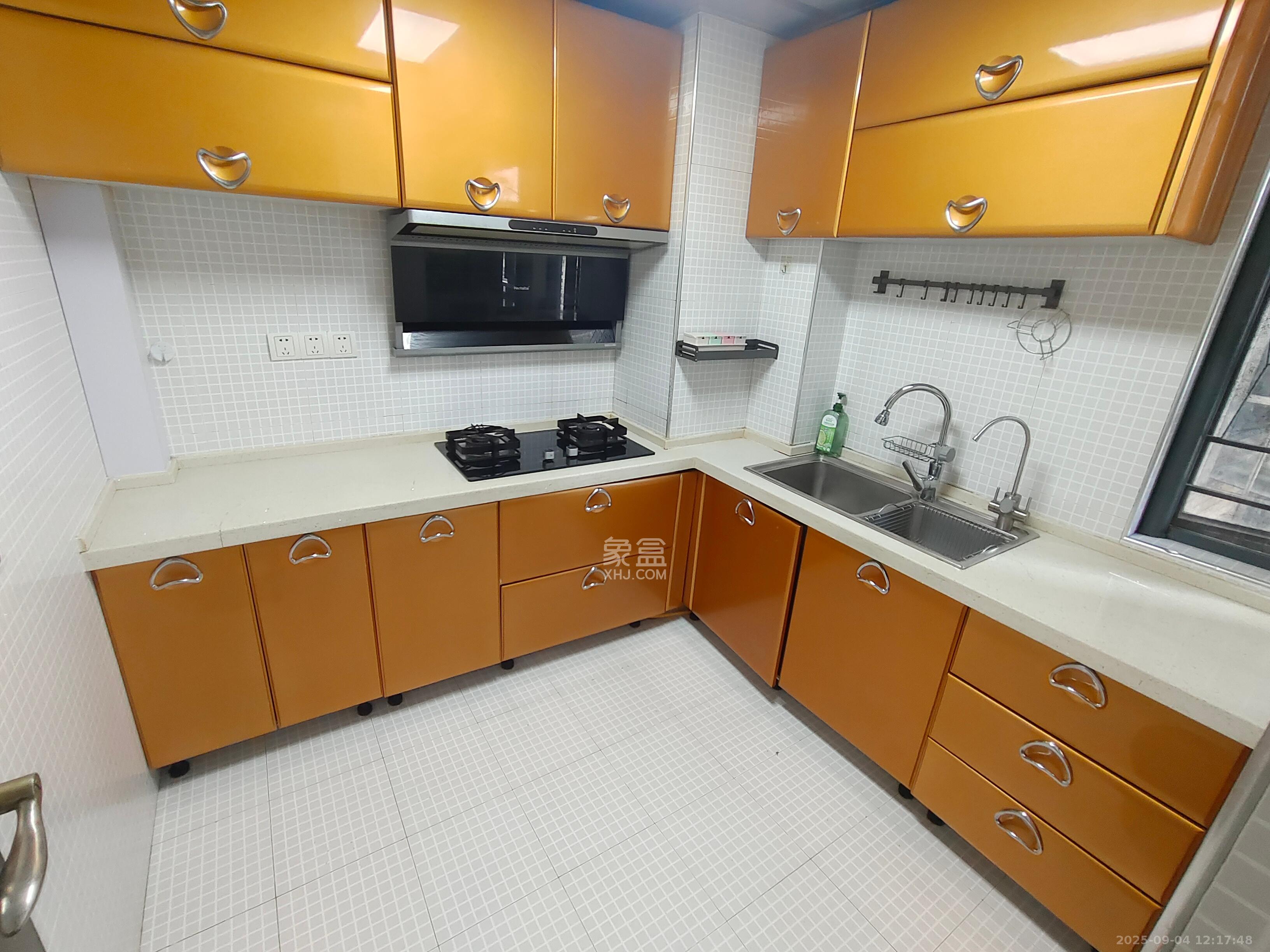 和庄  3室2厅1卫    2500.0元/月室内图