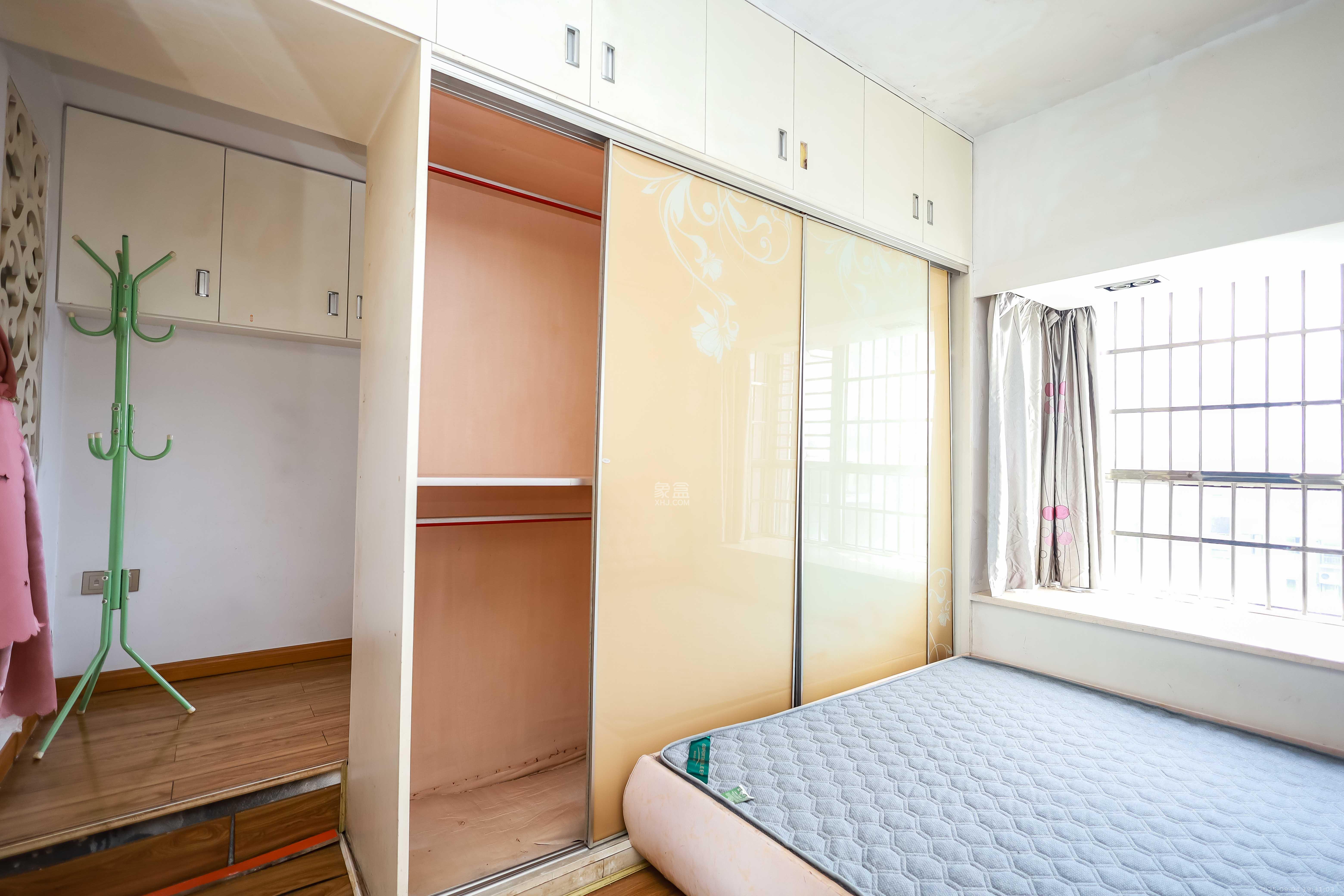 未来城科学家园  1室1厅1卫    39.0万 未来城科学家园  1室1厅1卫    39.0万卧室