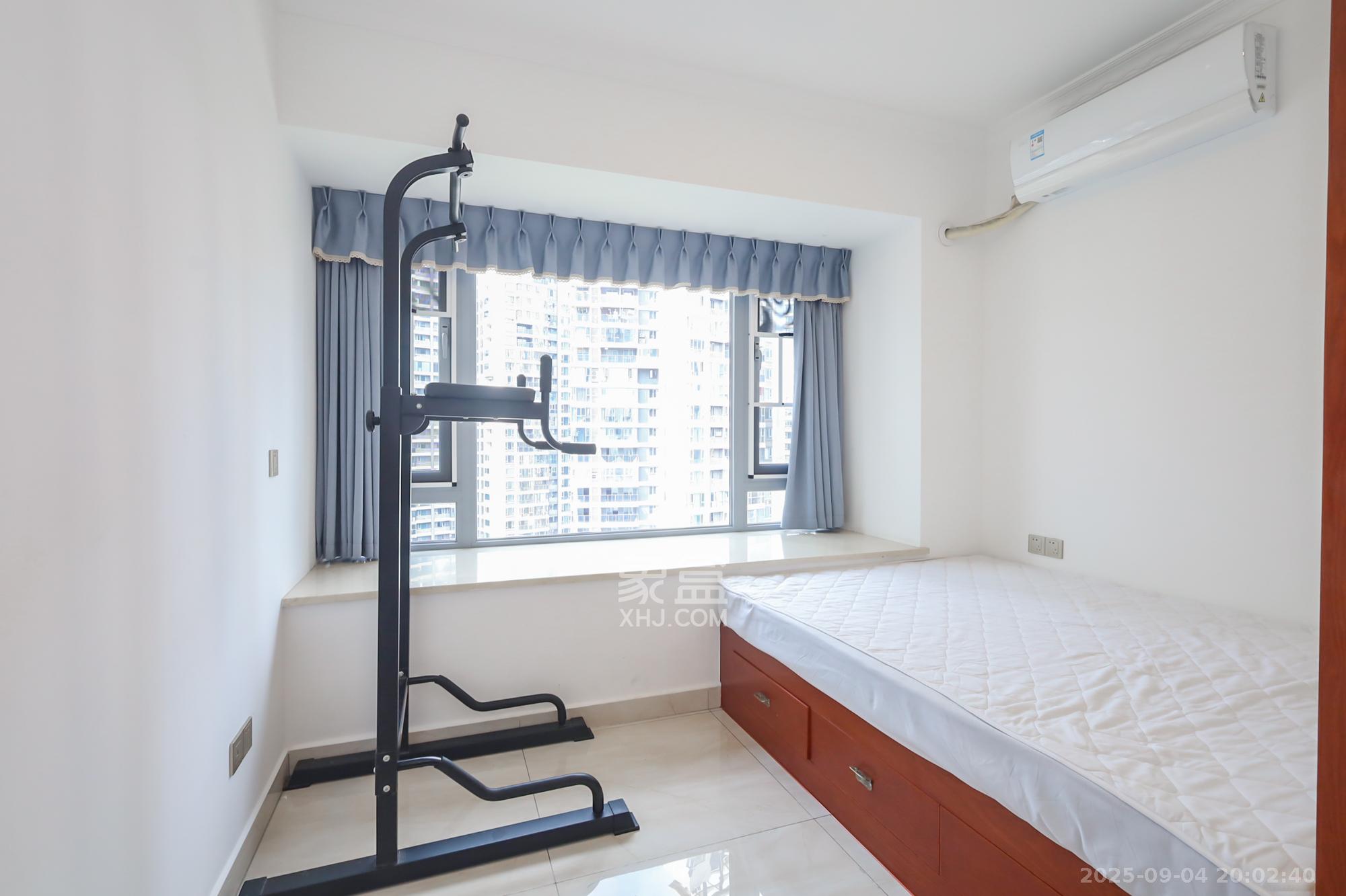 保利天禧D区 4室2厅2卫 215.0万 保利天禧D区 4室2厅2卫 215.0万卧室