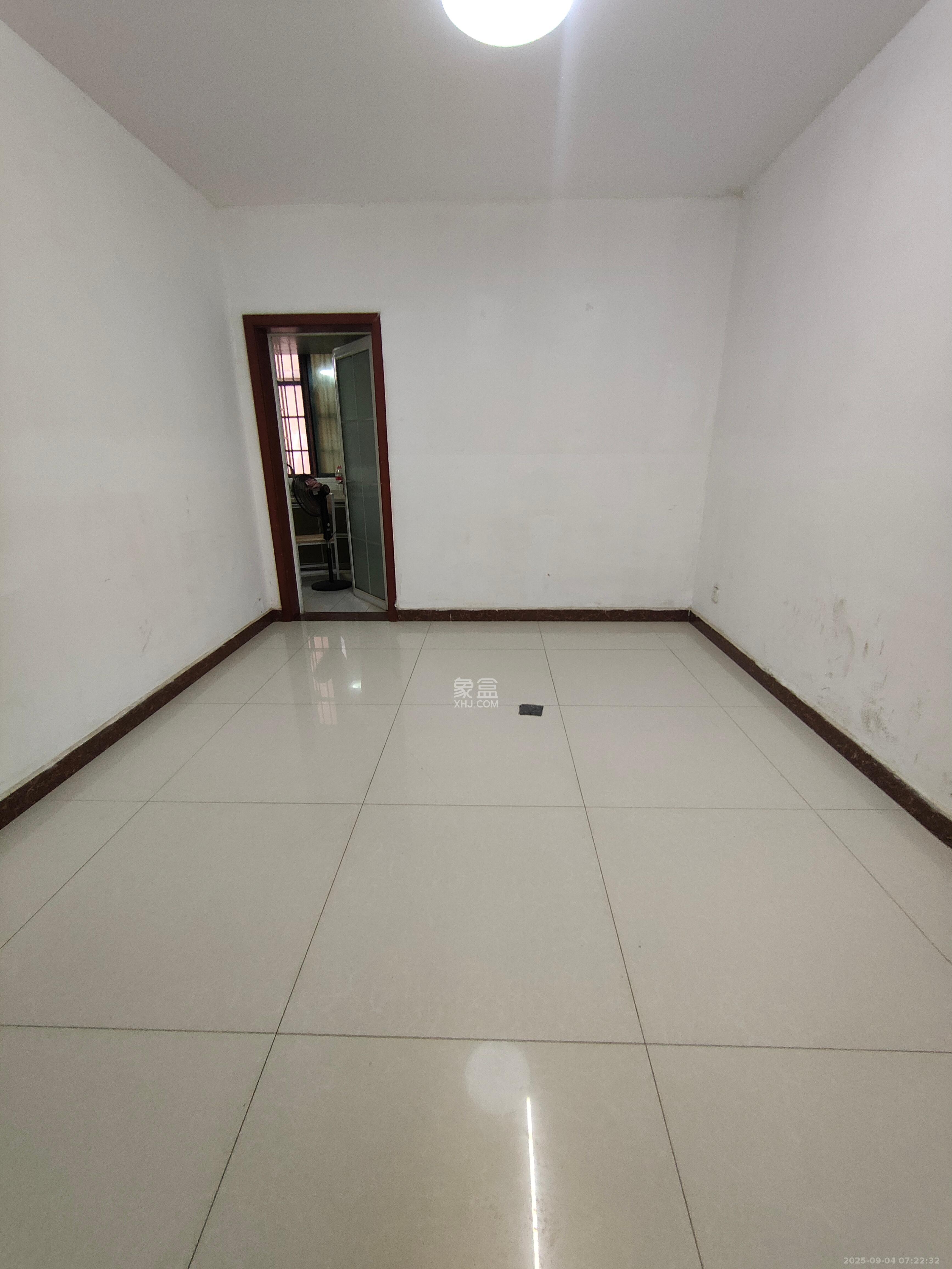 香雨一品  3室1厅2卫    2200.0元/月 香雨一品  3室1厅2卫    2200.0元/月室内图