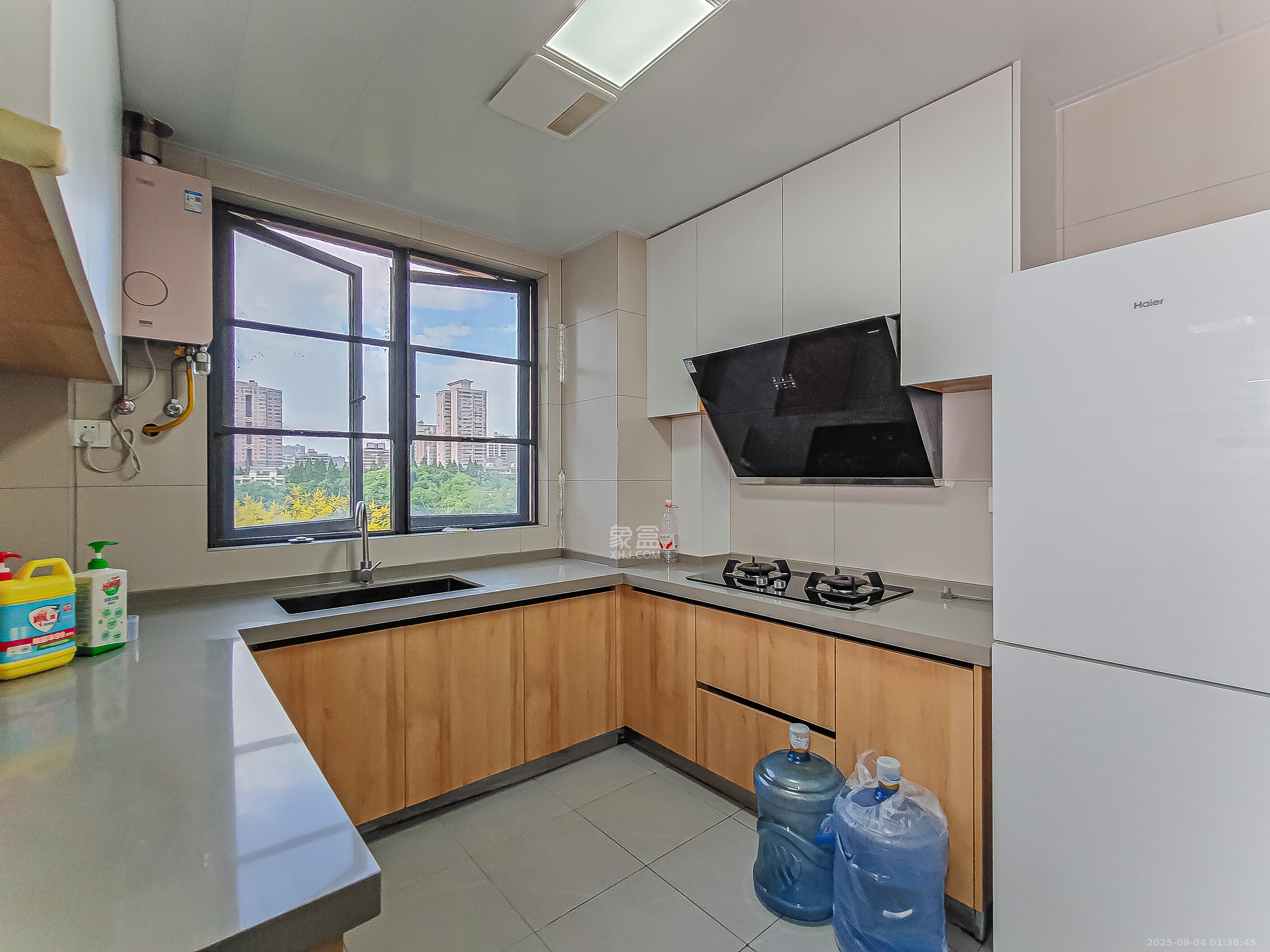 韭菜园嘉苑  4室1厅1卫    225.0万 韭菜园嘉苑  4室1厅1卫    225.0万厨房