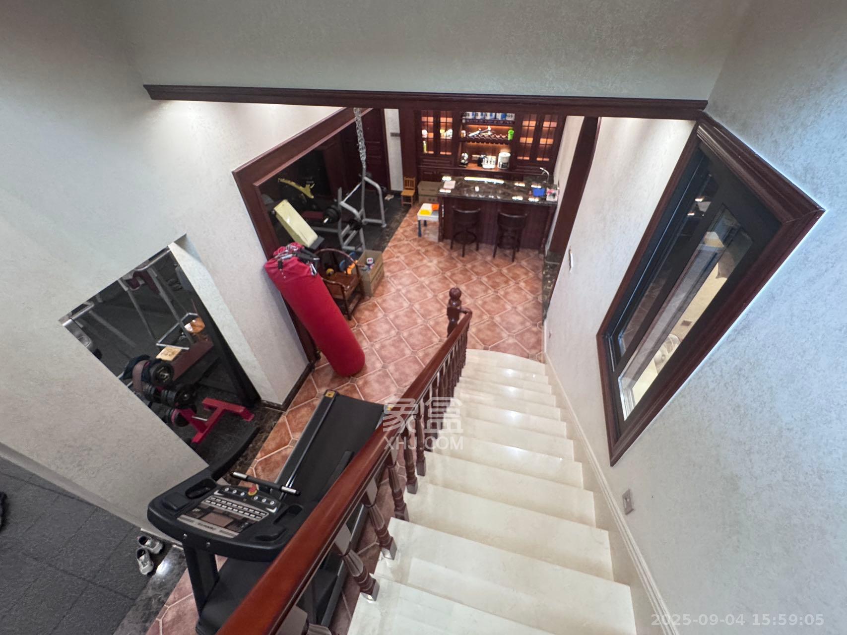 江河中央洋房 5室2厅3卫 28000.0元/月 江河中央洋房 5室2厅3卫 28000.0元/月室内图